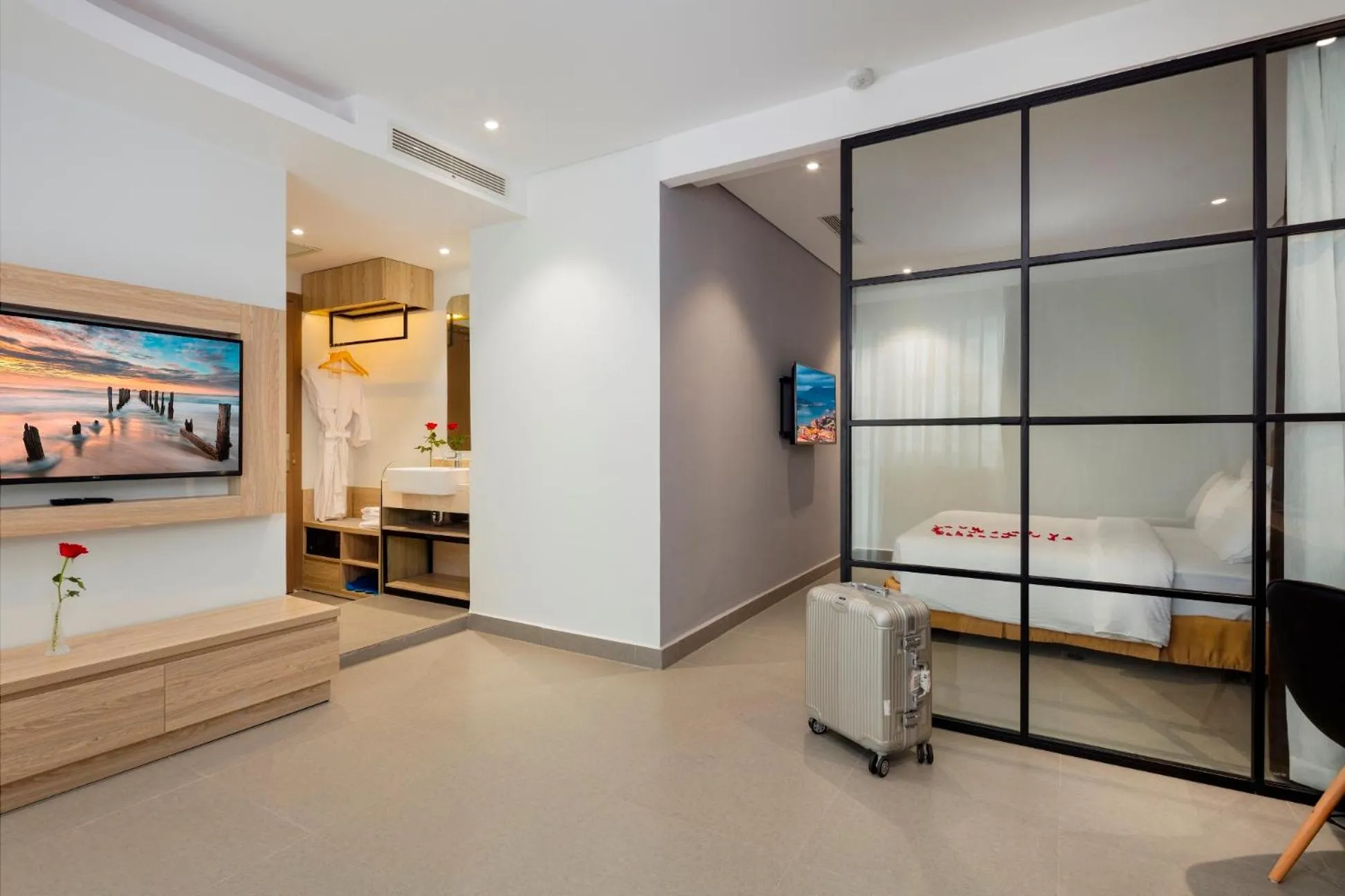 TV and multimedia, Bed in Anrizon Hotel Nha Trang