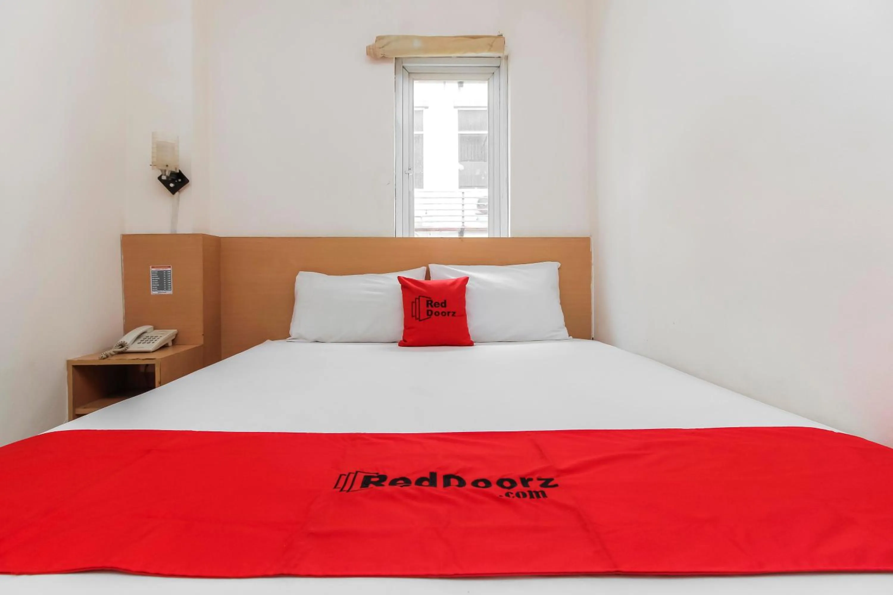 Bedroom, Bed in RedDoorz Plus near Galaxy Bekasi