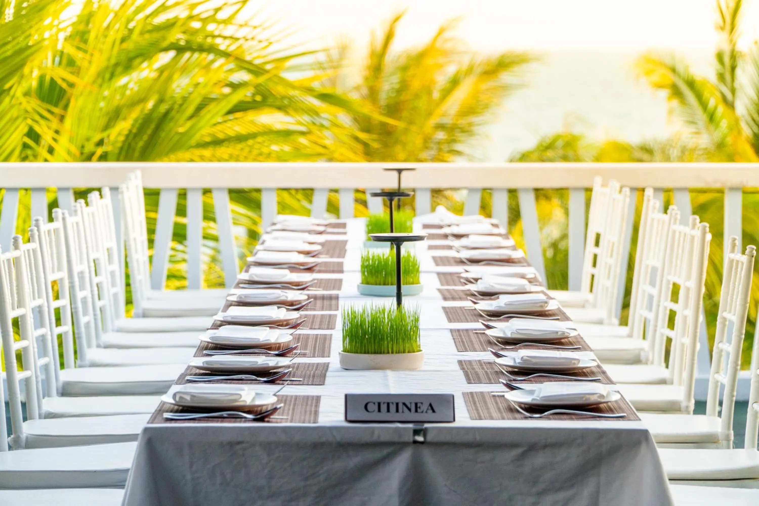 Restaurant/places to eat in The Cliff Resort & Residences