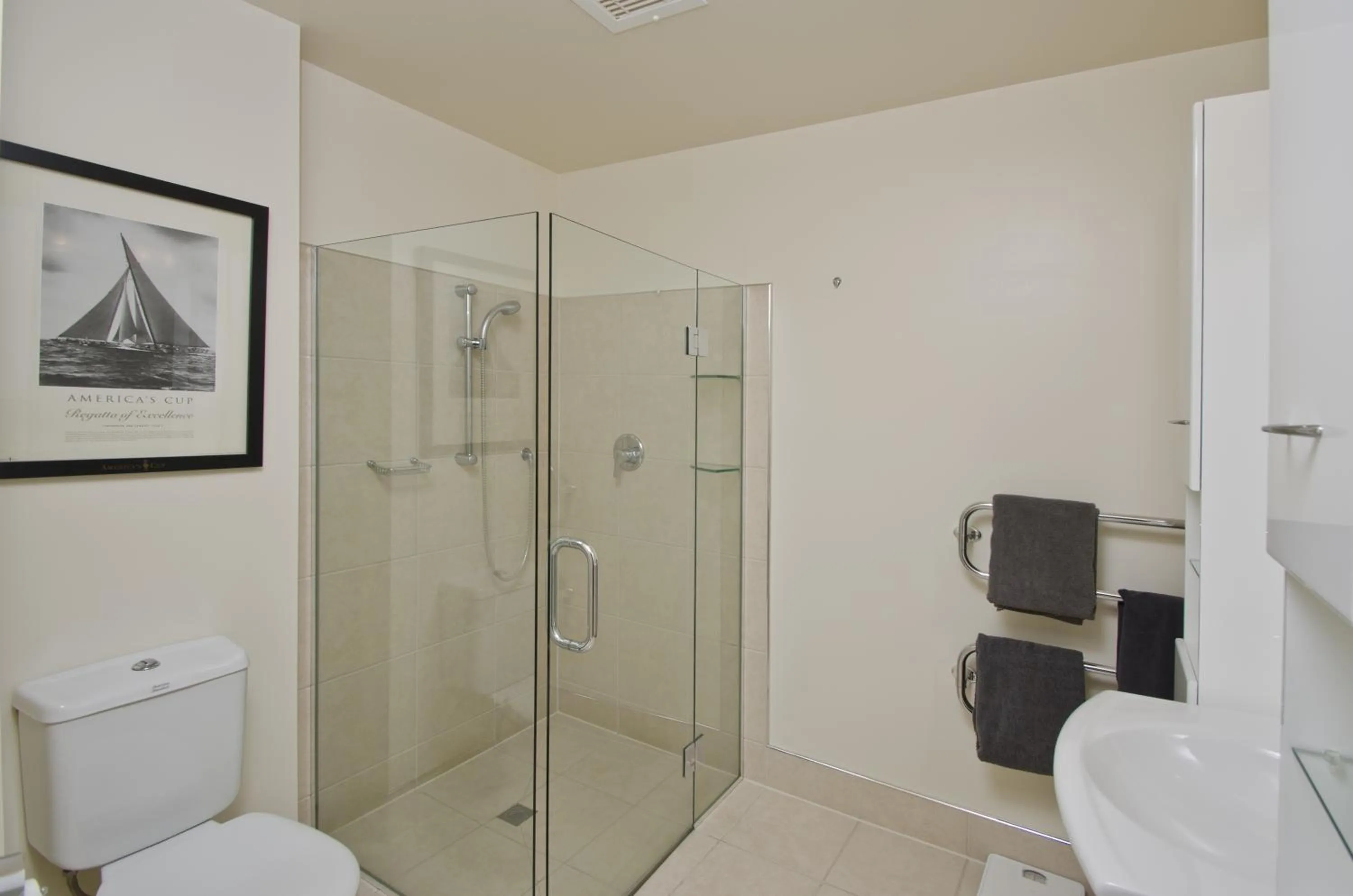 Bathroom in Pavilion Beachfront Apartments