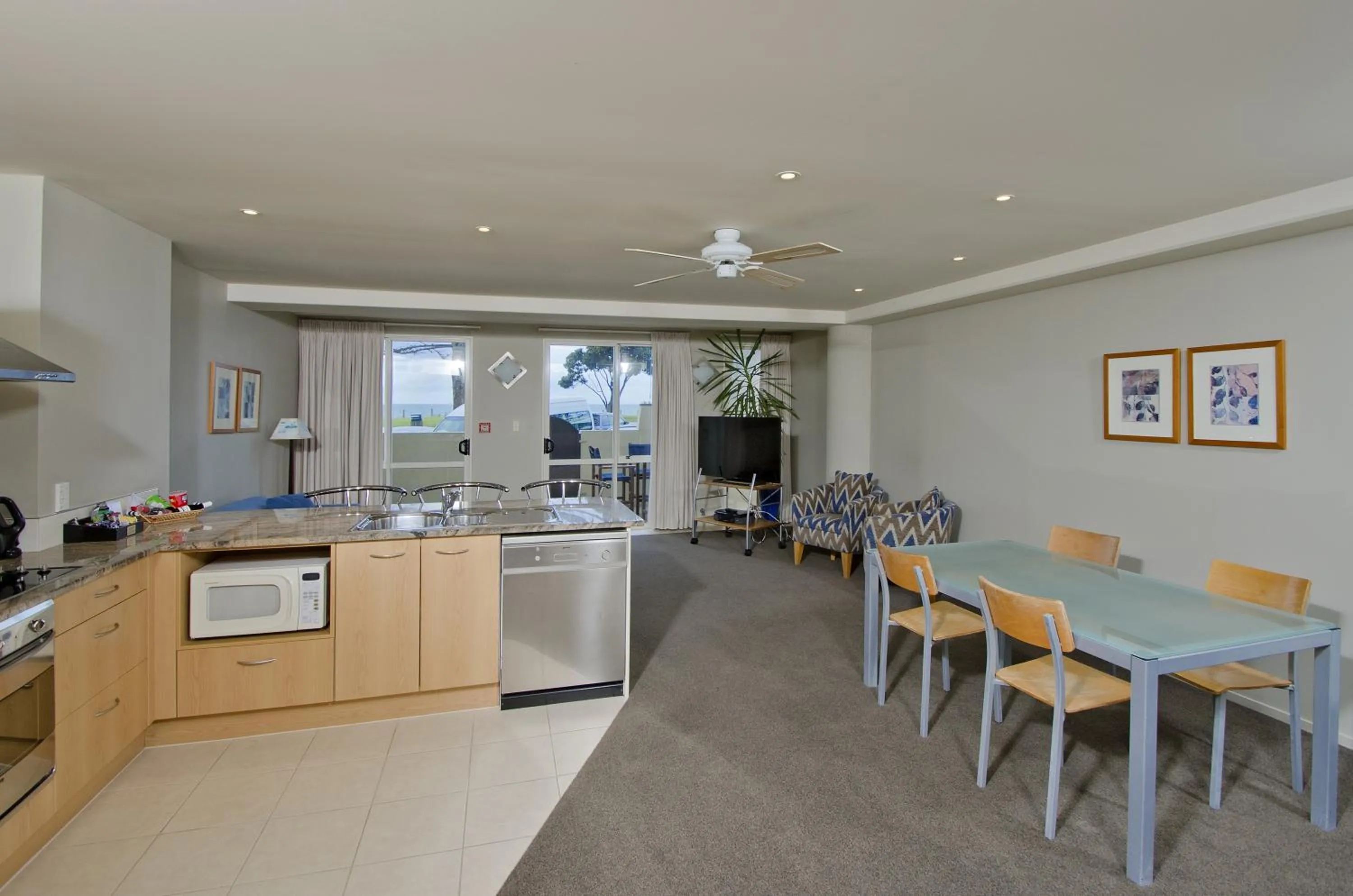 Kitchen or kitchenette in Pavilion Beachfront Apartments