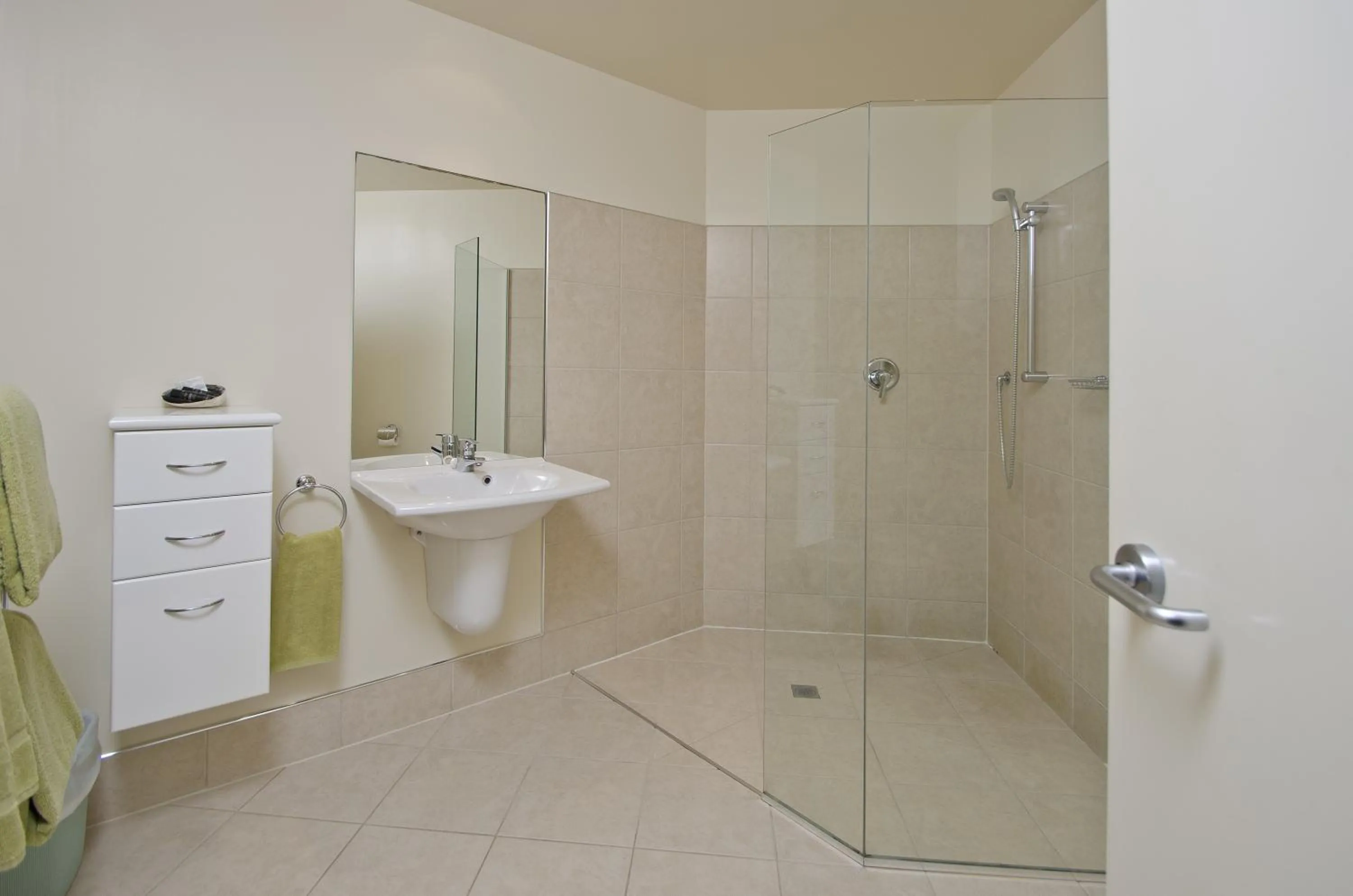 Shower in Pavilion Beachfront Apartments