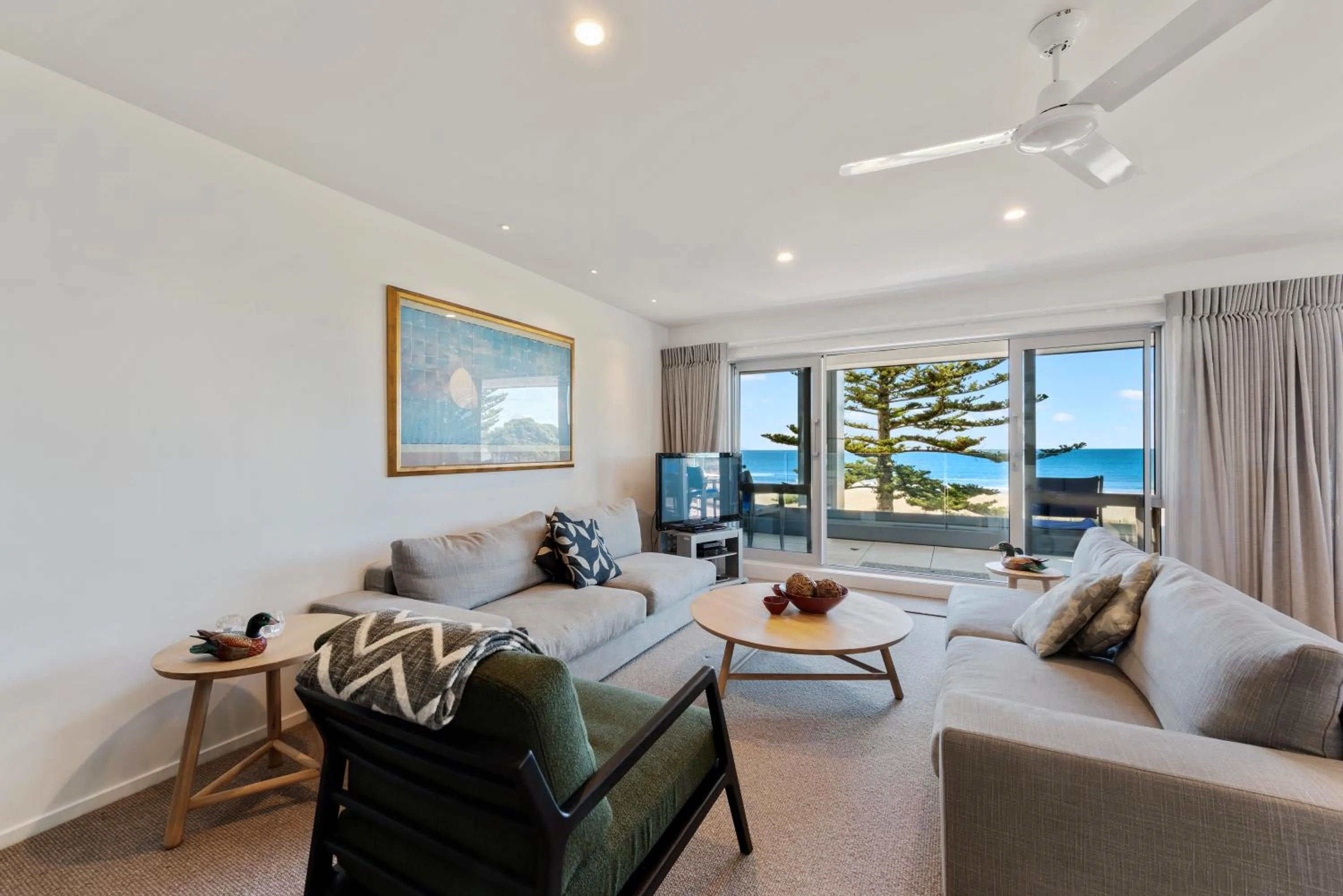 Living room in Pavilion Beachfront Apartments