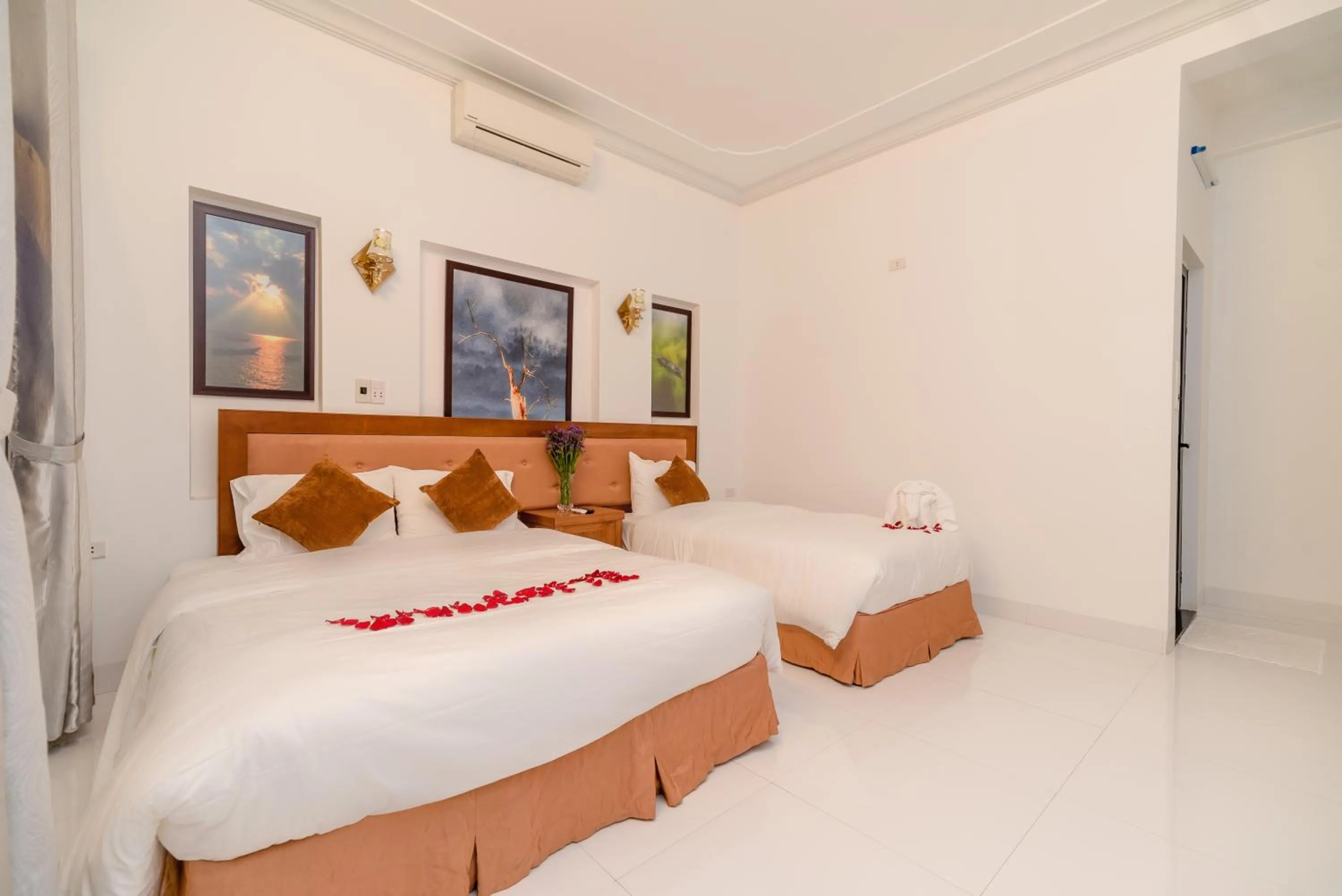 Bed in Hanh Nhung Villa