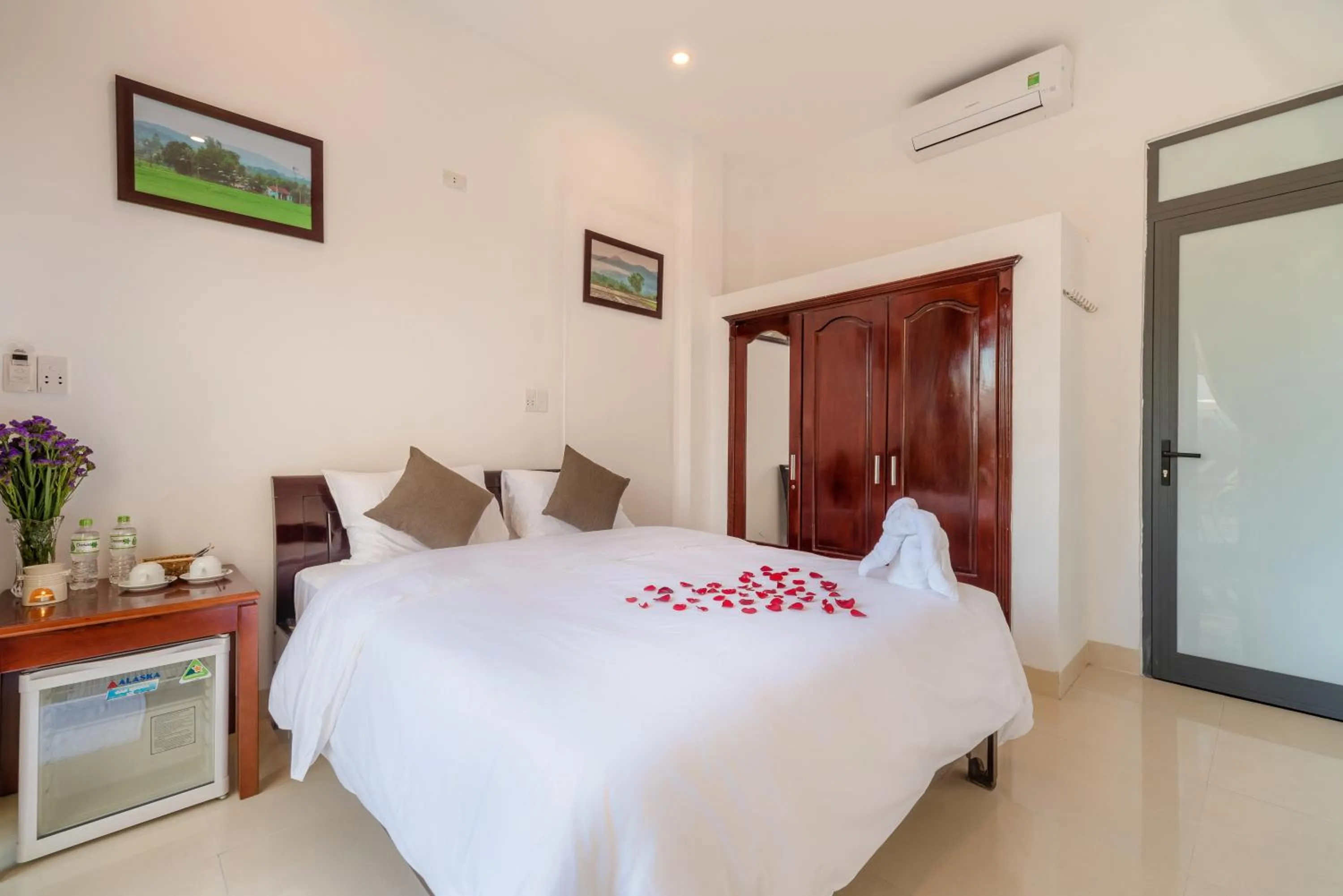 Bed in Hanh Nhung Villa