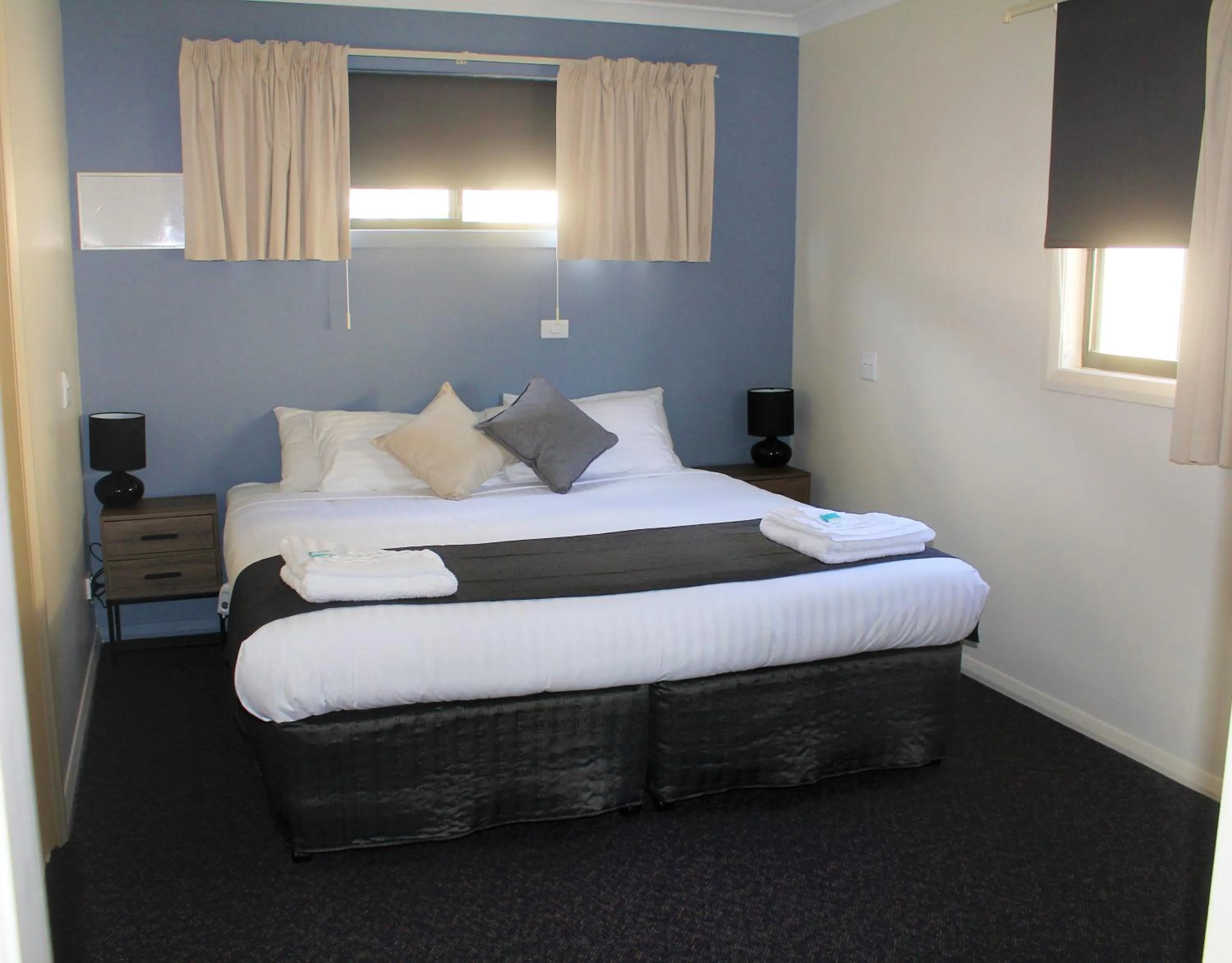 Bedroom, Bed in BIG4 Hobart Airport Tourist Park
