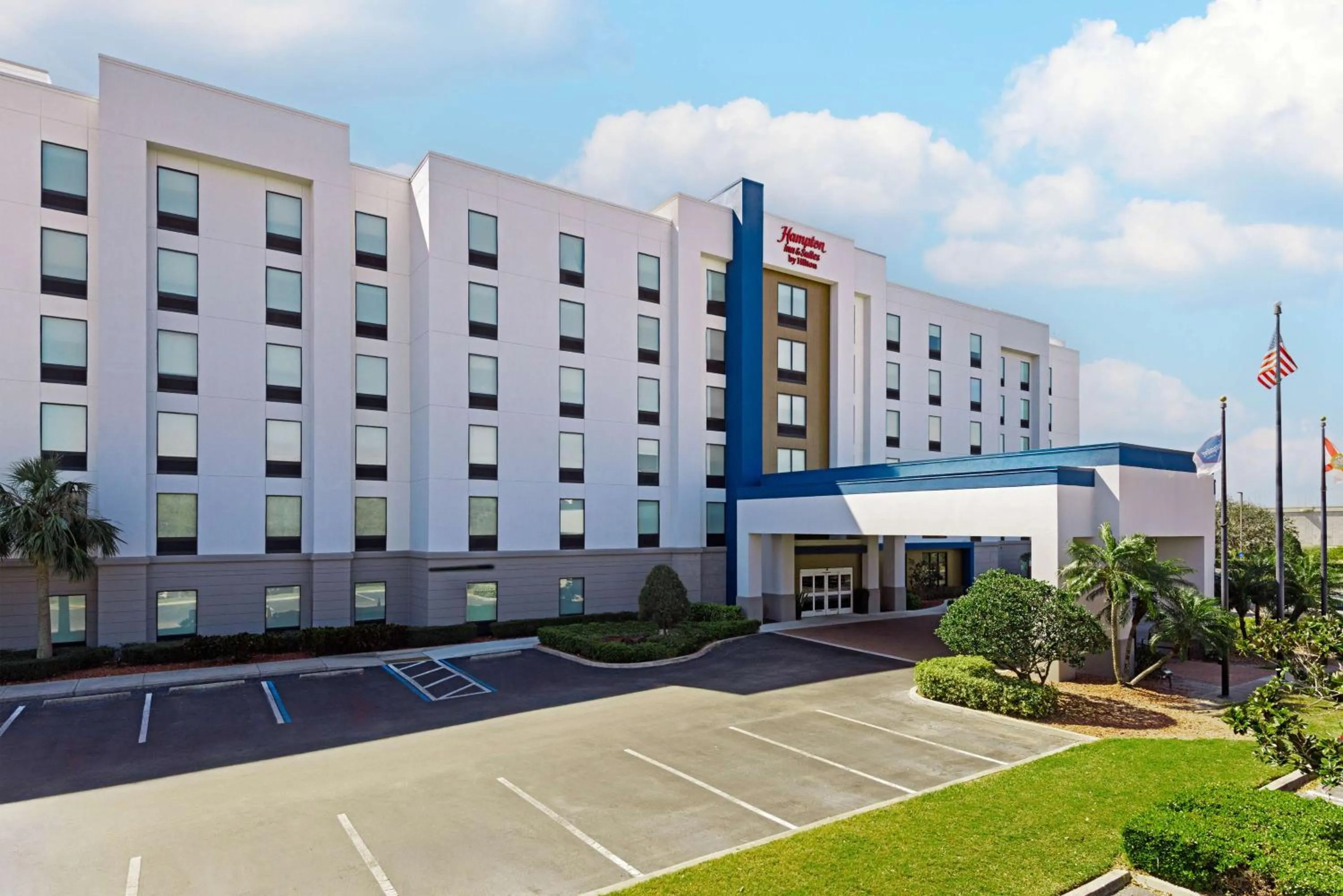 Property building in Hampton Inn & Suites Clearwater St Petersburg Ulmerton Road FL