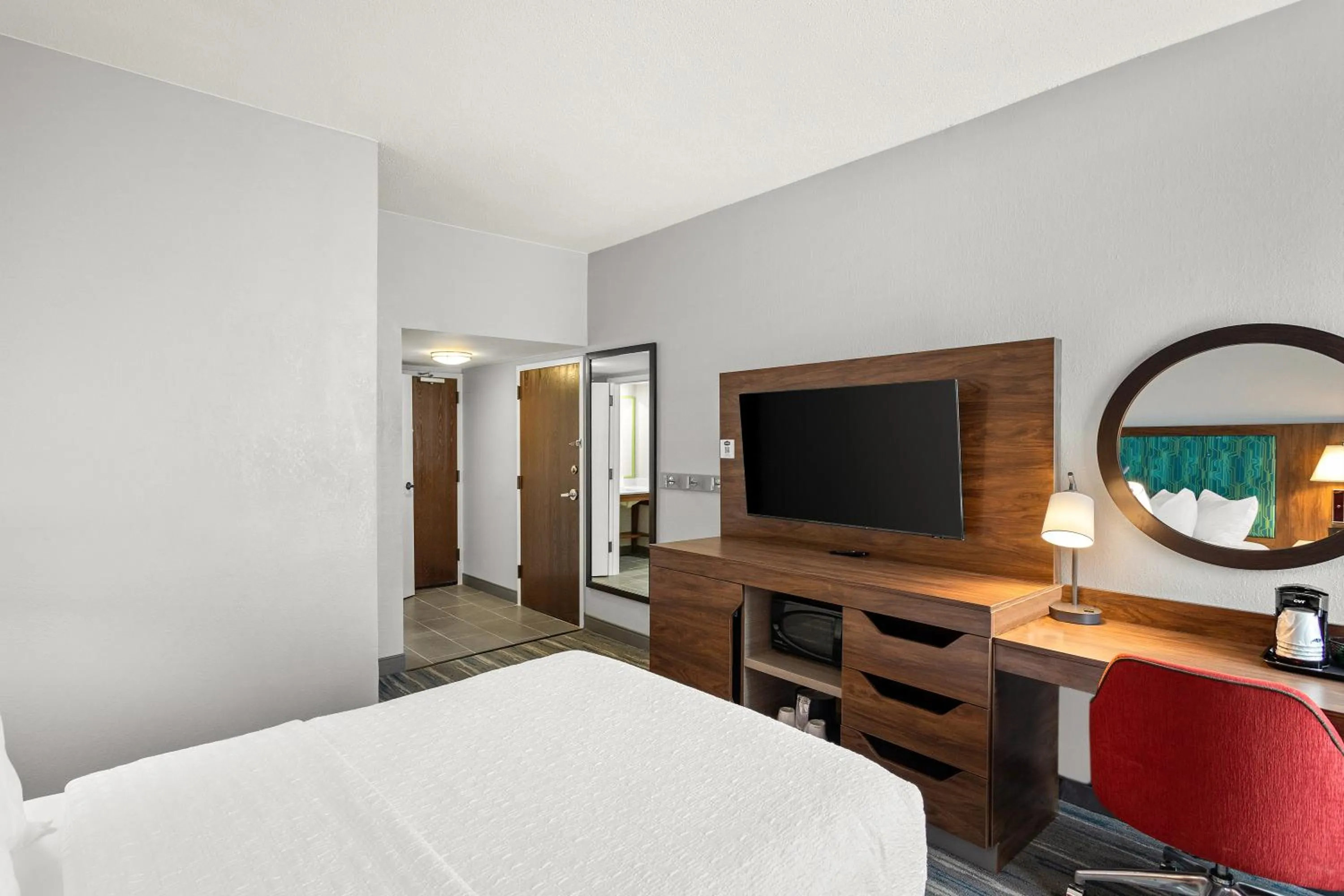 Guests, Bed in Hampton Inn Bridgeport/Clarksburg