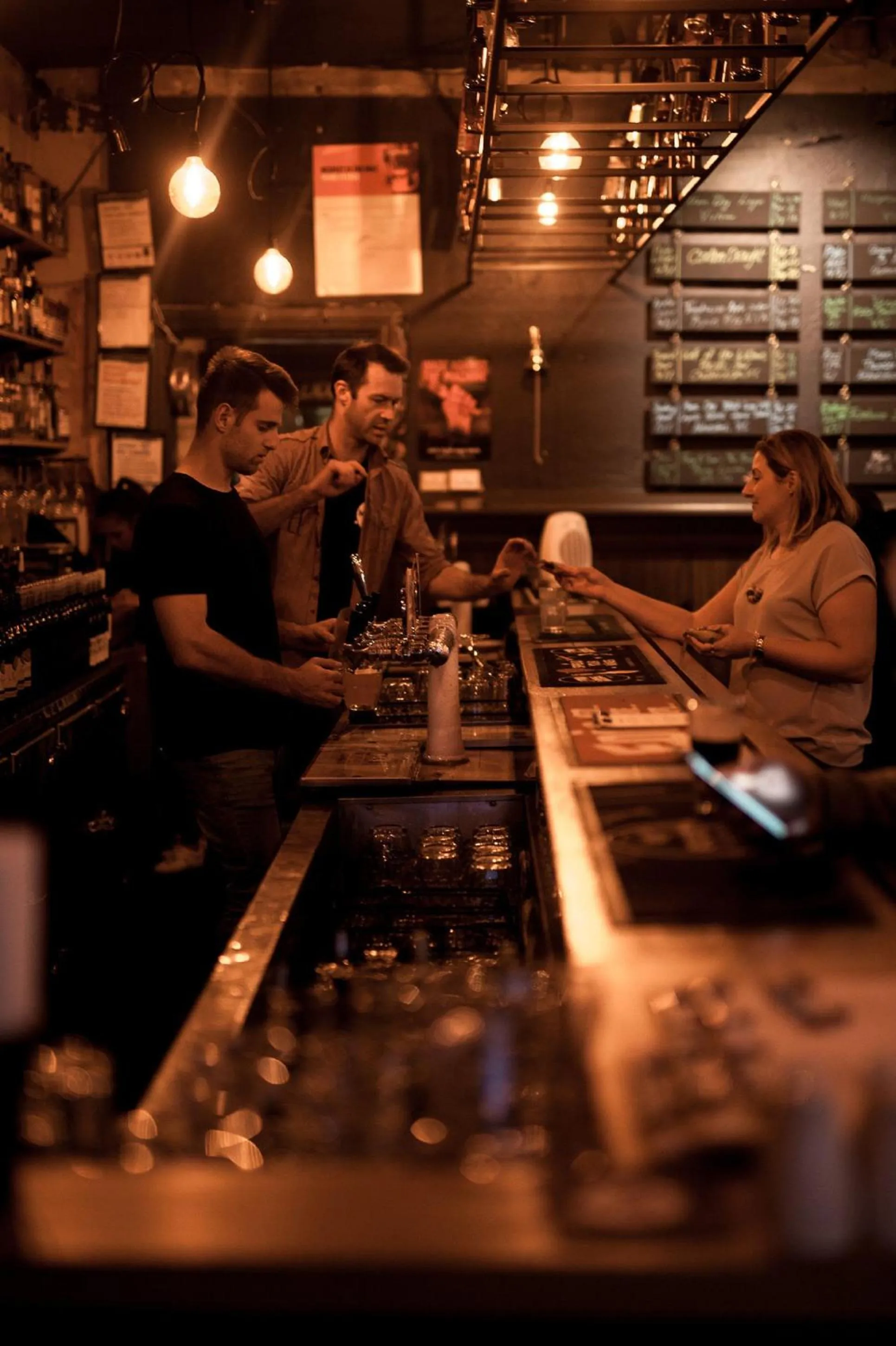 Restaurant/places to eat in Central Club Hotel