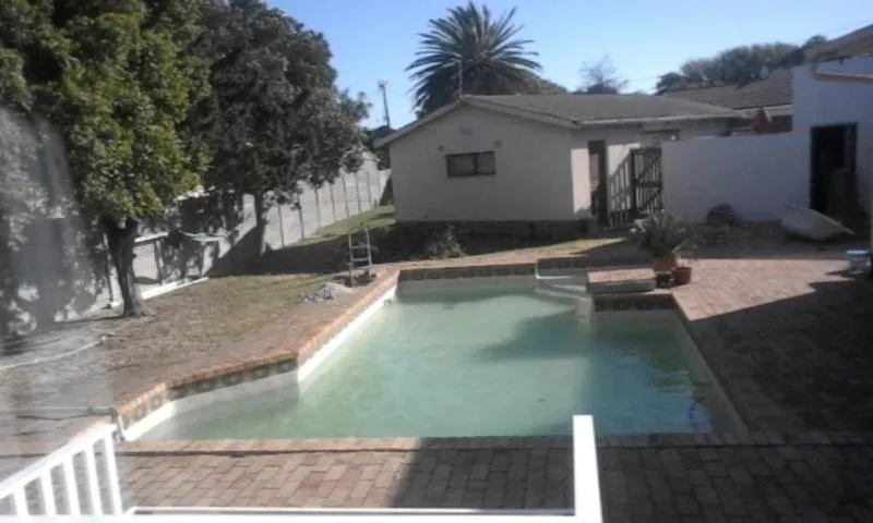 Swimming pool in Blouberg Beach Retreat