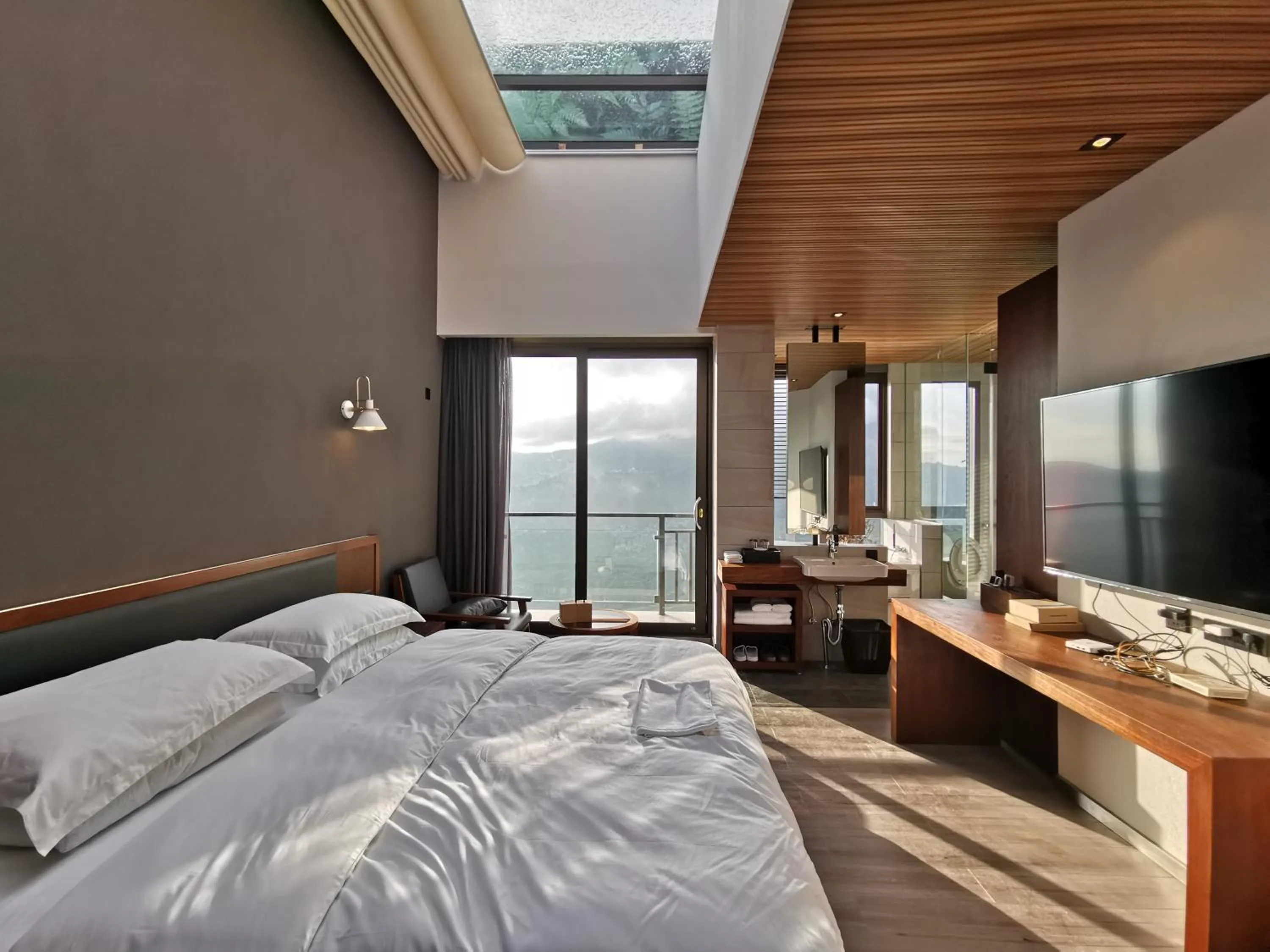 Photo of the whole room in Beyond The Cloud