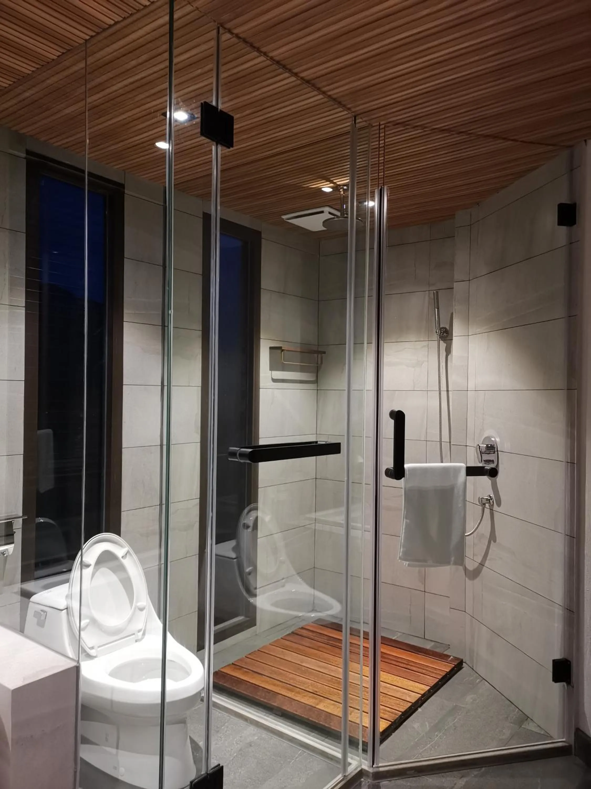 Bathroom in Beyond The Cloud