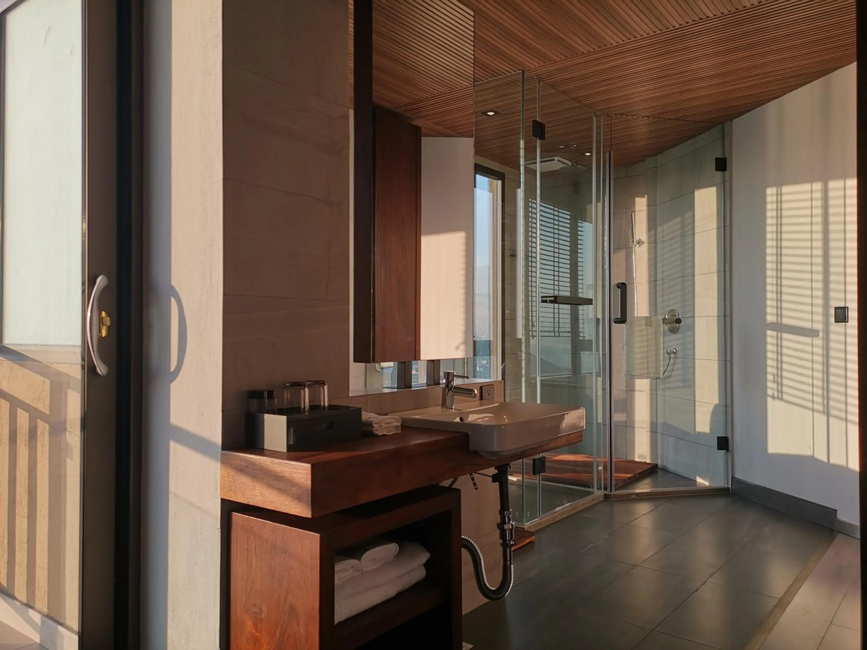Bathroom in Beyond The Cloud