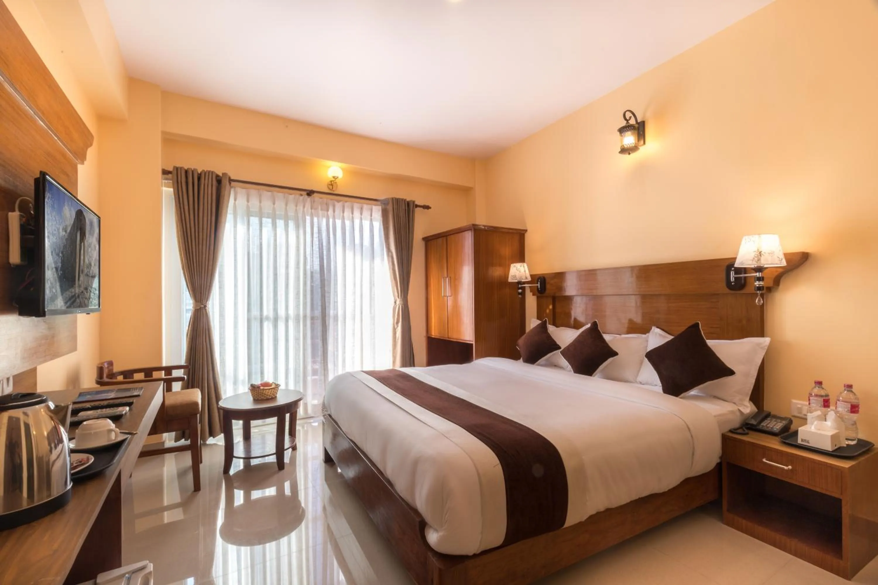 Photo of the whole room, Bed in Hotel Lake Shore