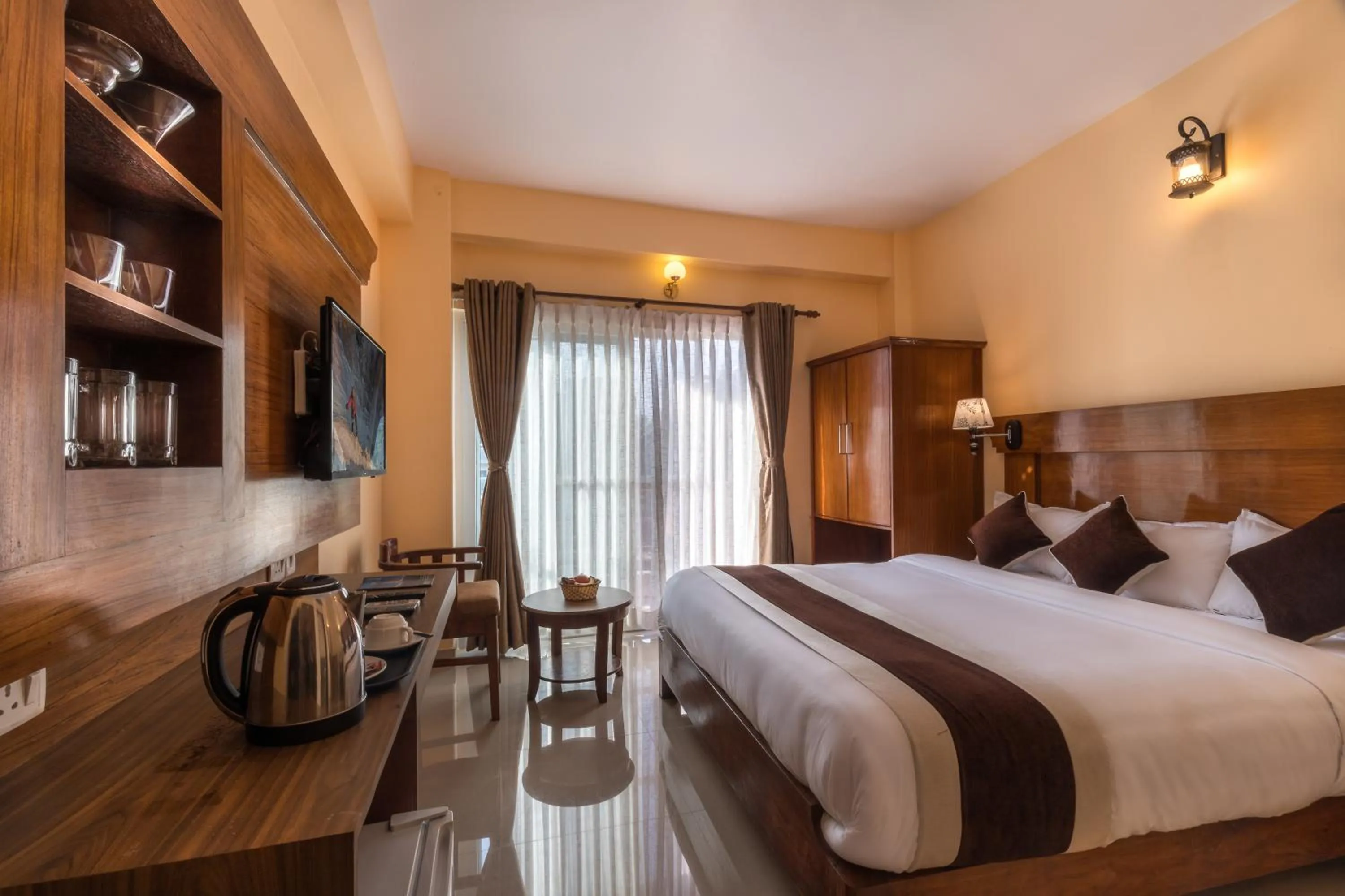 Photo of the whole room, Bed in Hotel Lake Shore