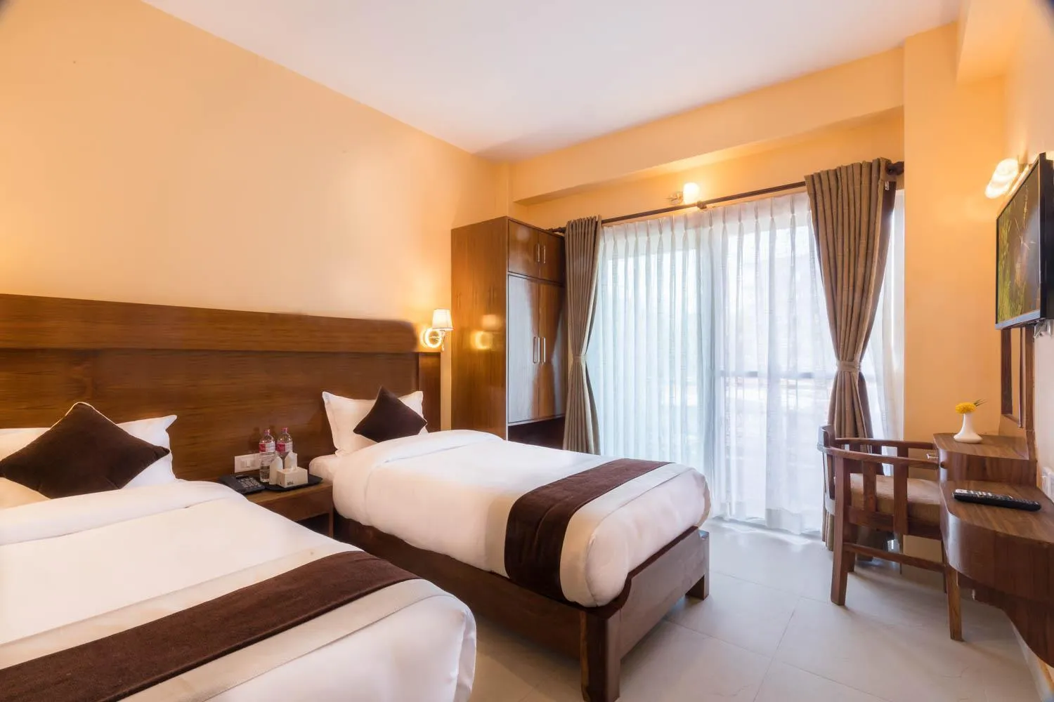 Photo of the whole room, Bed in Hotel Lake Shore