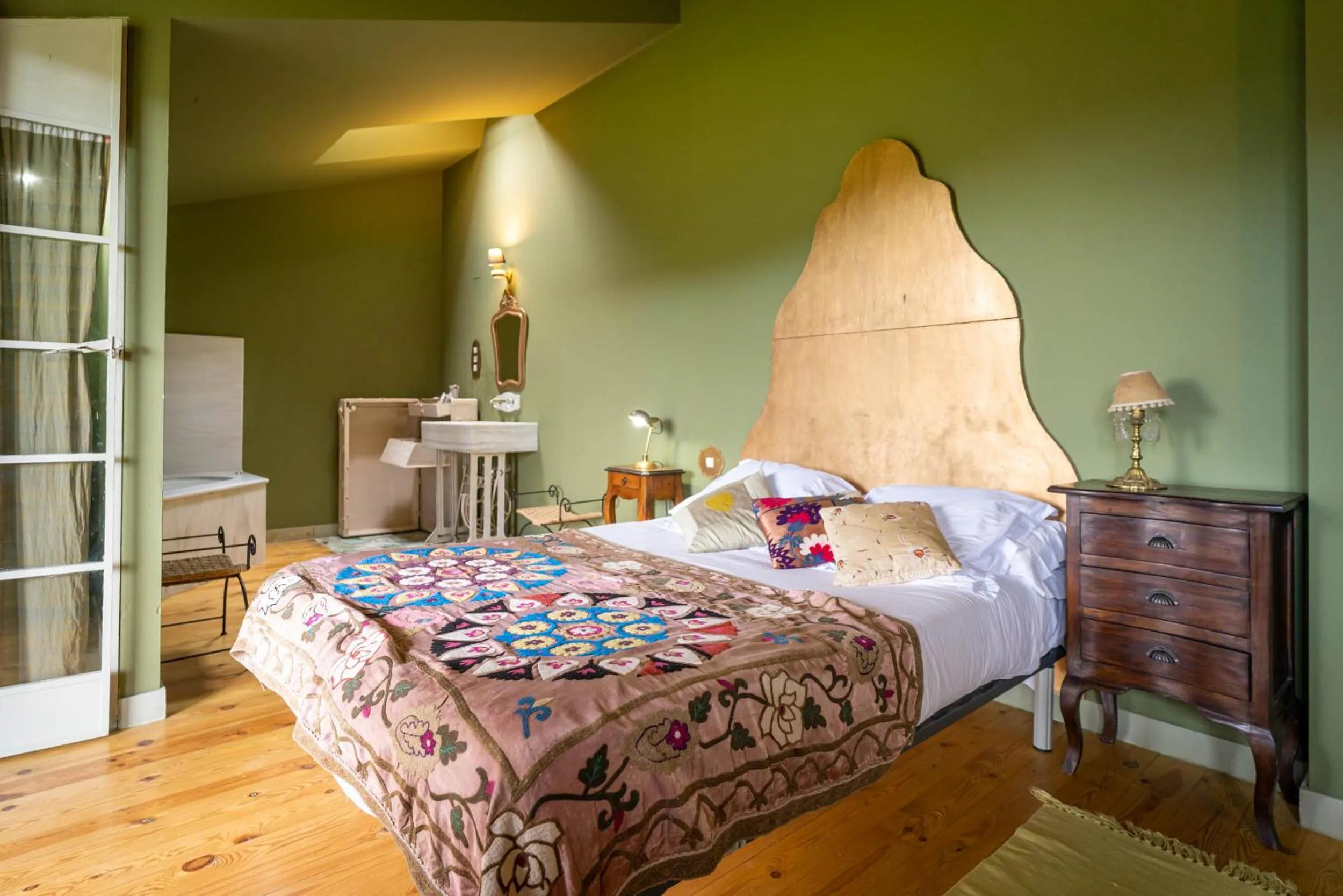 Photo of the whole room, Bed in Hotel Alma de Romero