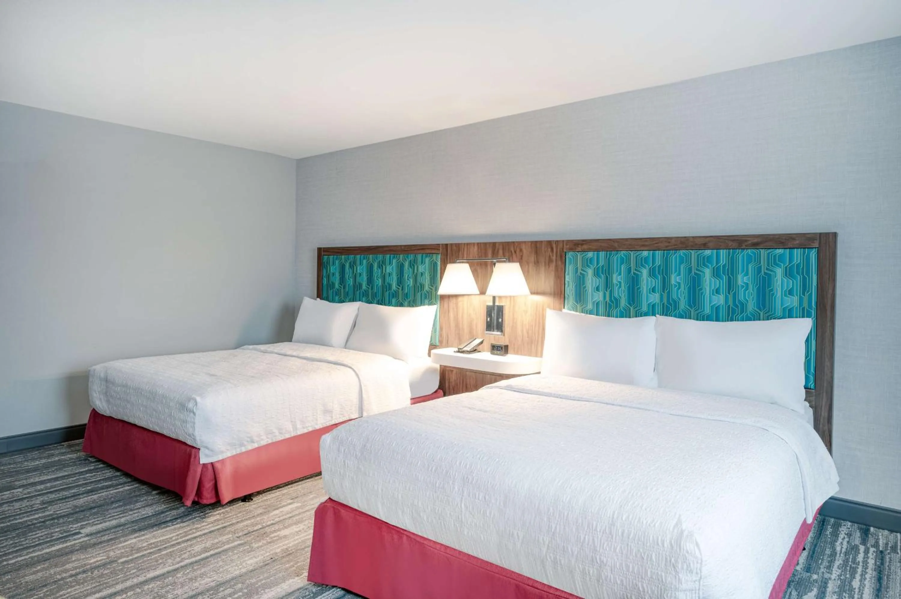 Bed in Hampton Inn Cleveland-Airport/Tiedeman Road