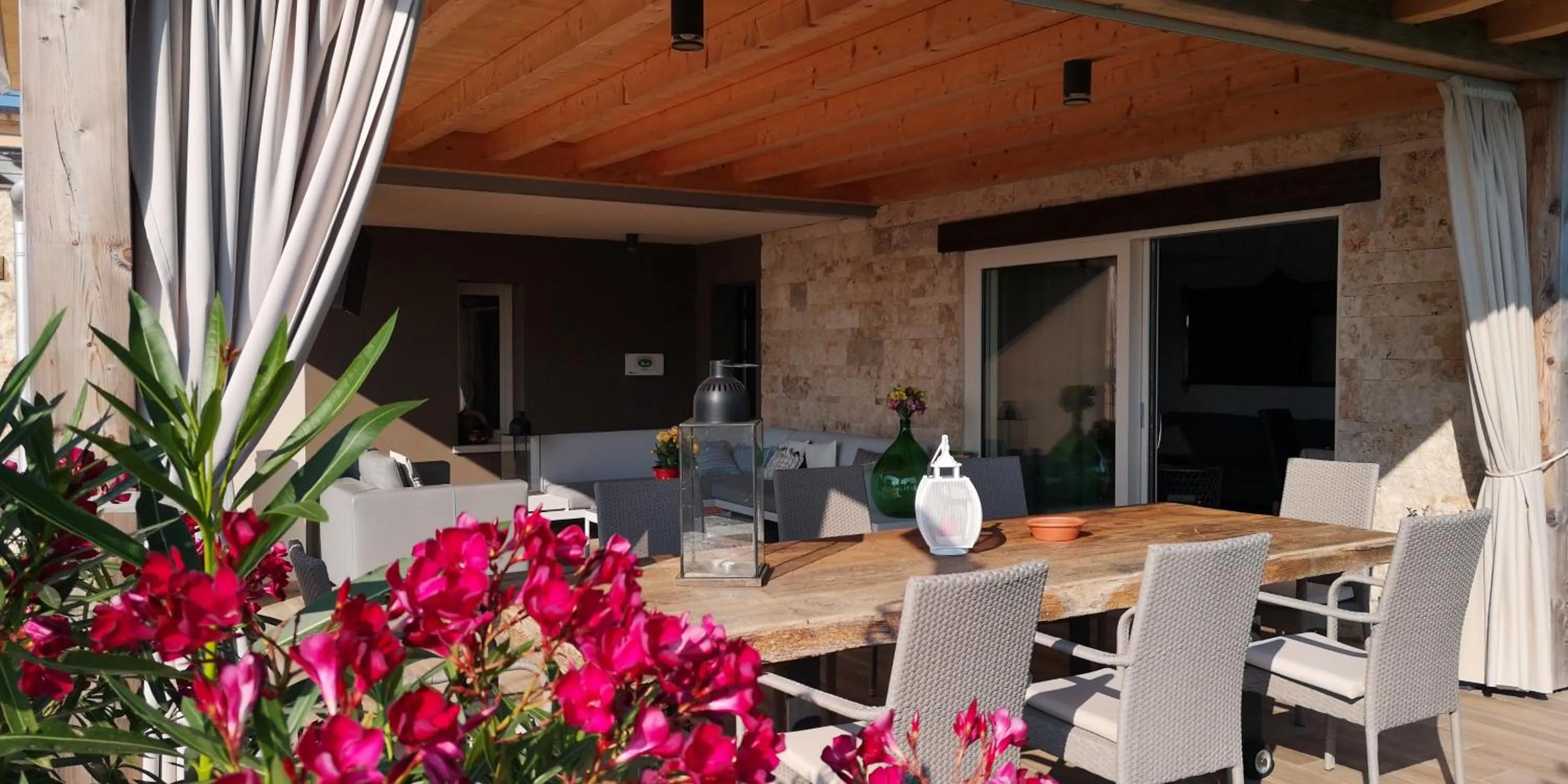 Patio in B&B Villa Pelèr