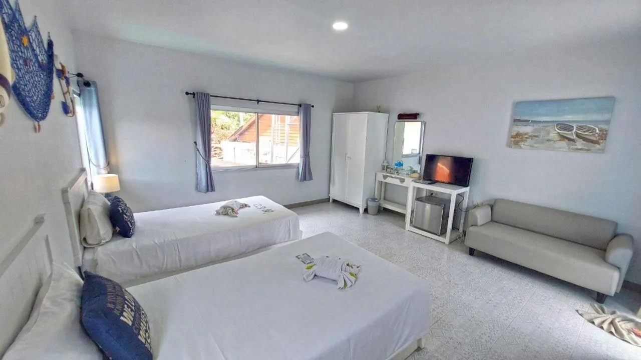 Photo of the whole room, Bed in Phi Phi Indigo Hotel