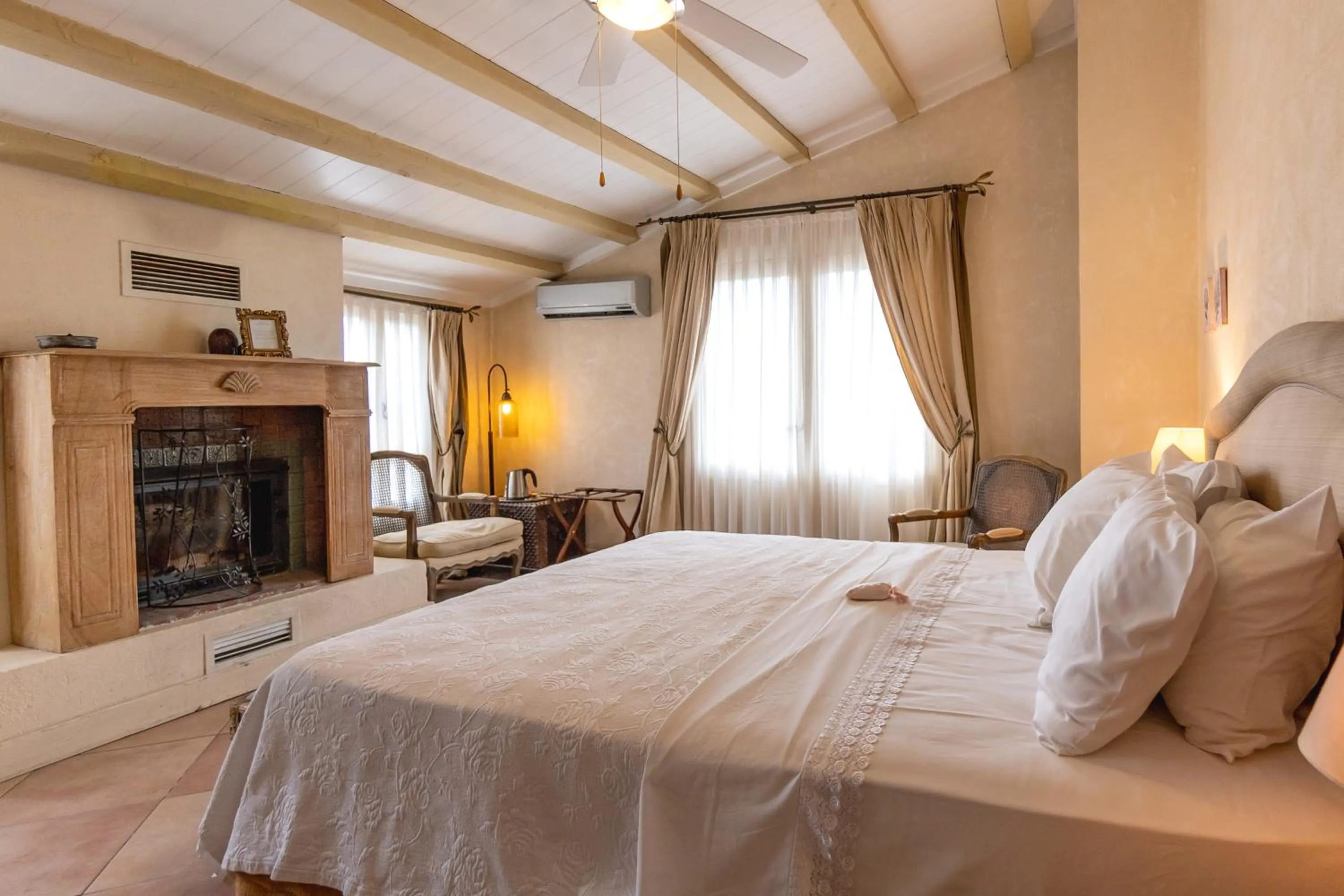 Bed in Gullu Konaklari