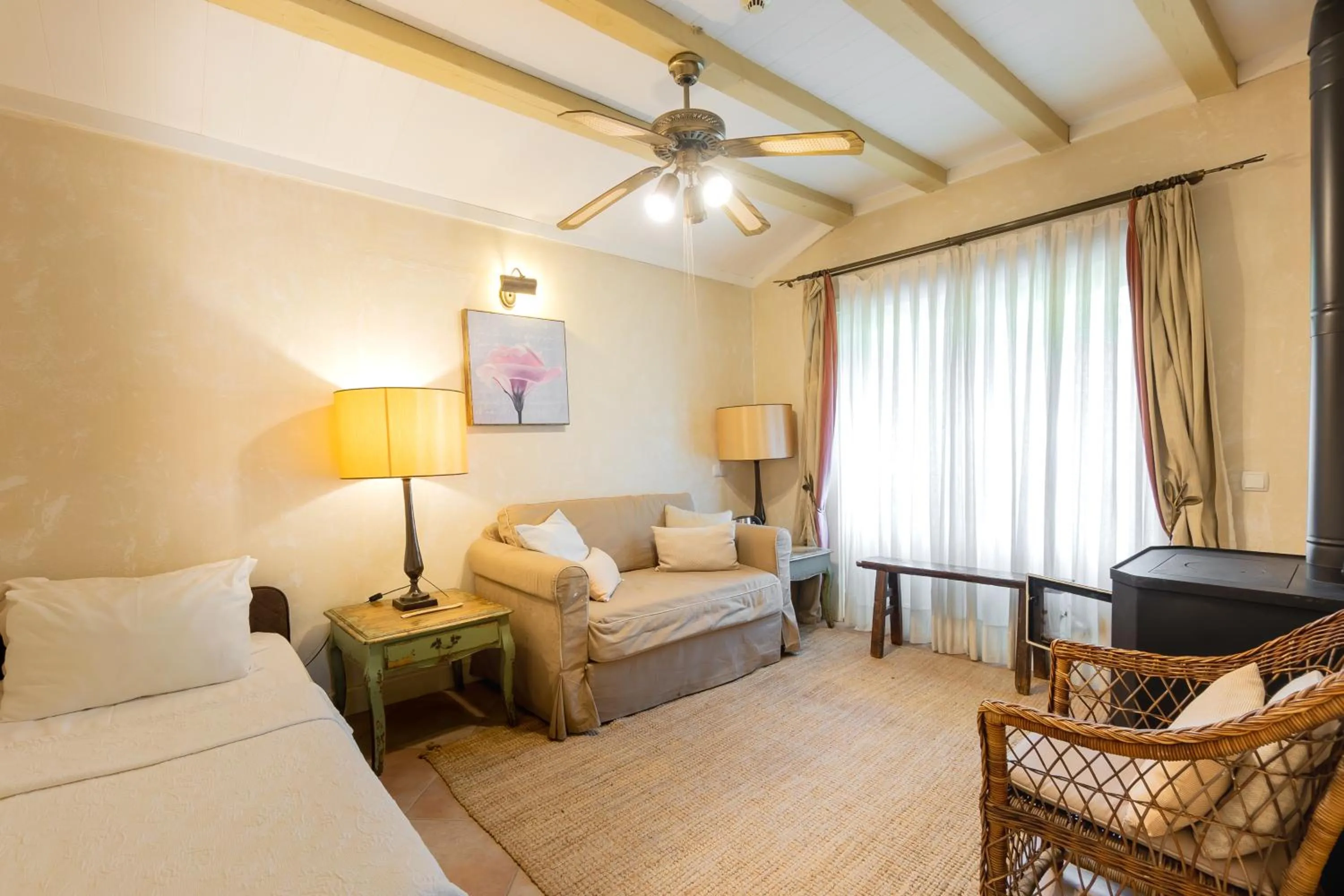 Bed in Gullu Konaklari