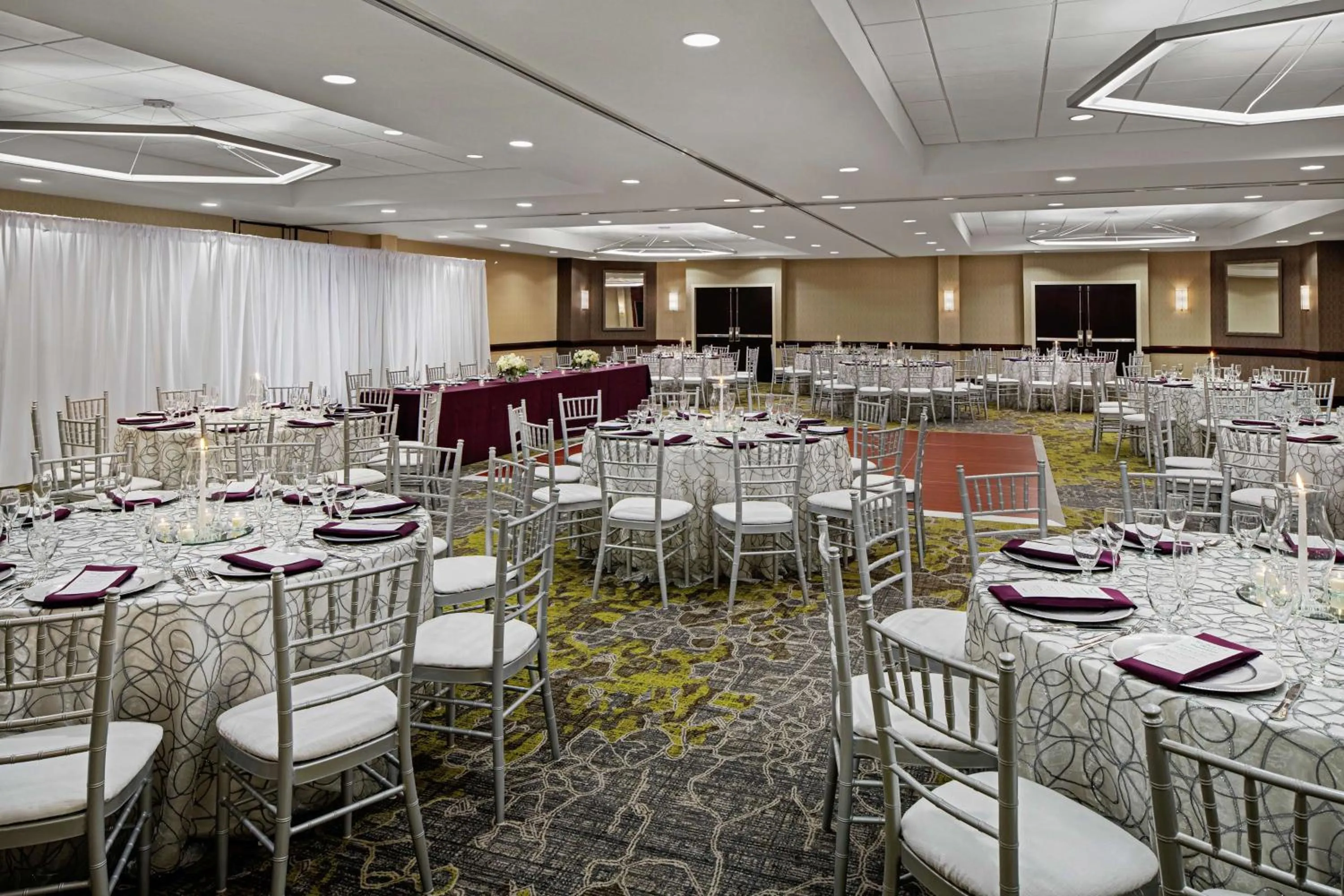 Meeting/conference room in DoubleTree Suites by Hilton Charlotte/SouthPark