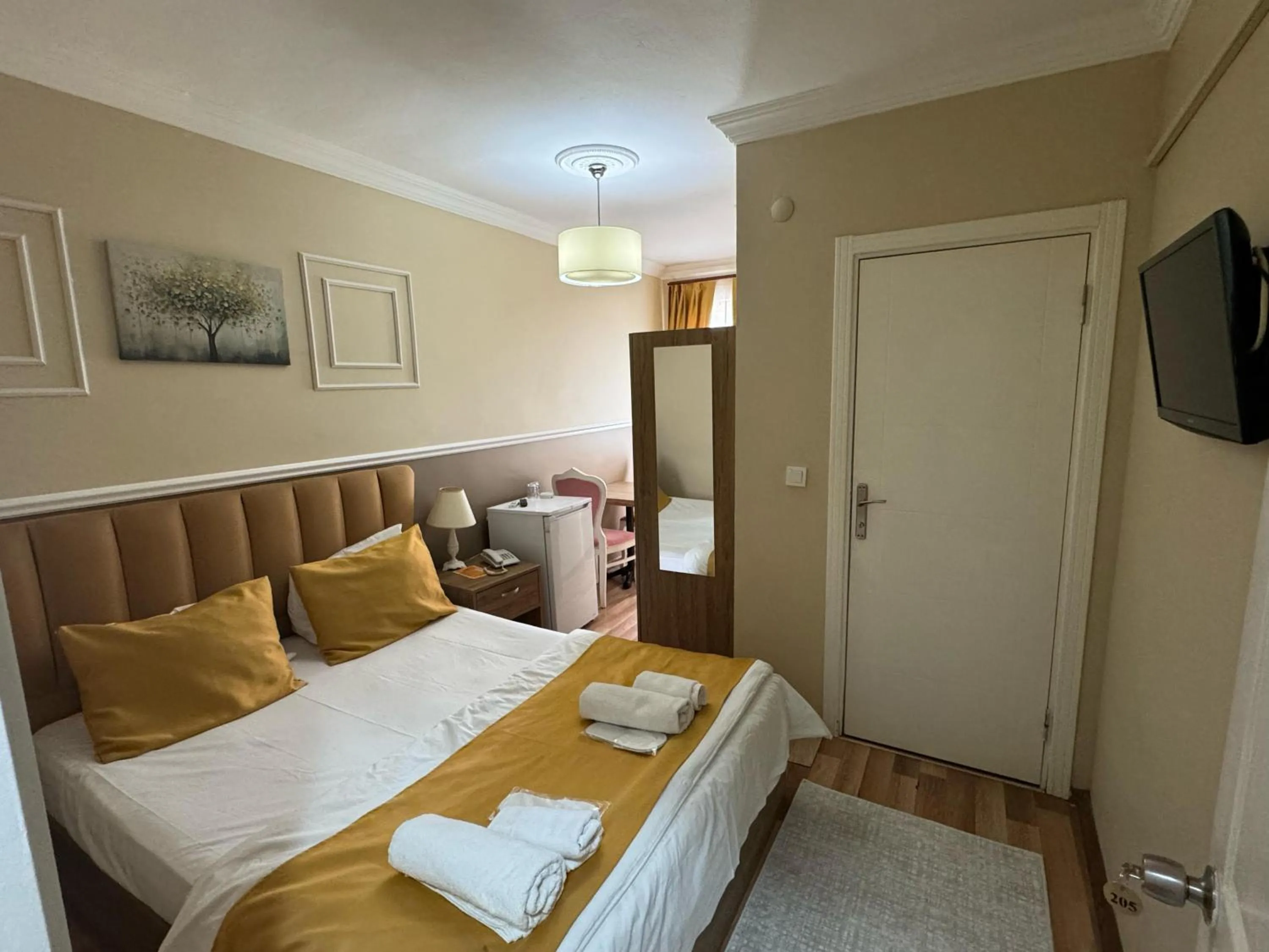 Bed in NEW BEYLERBEYİ HOTEL