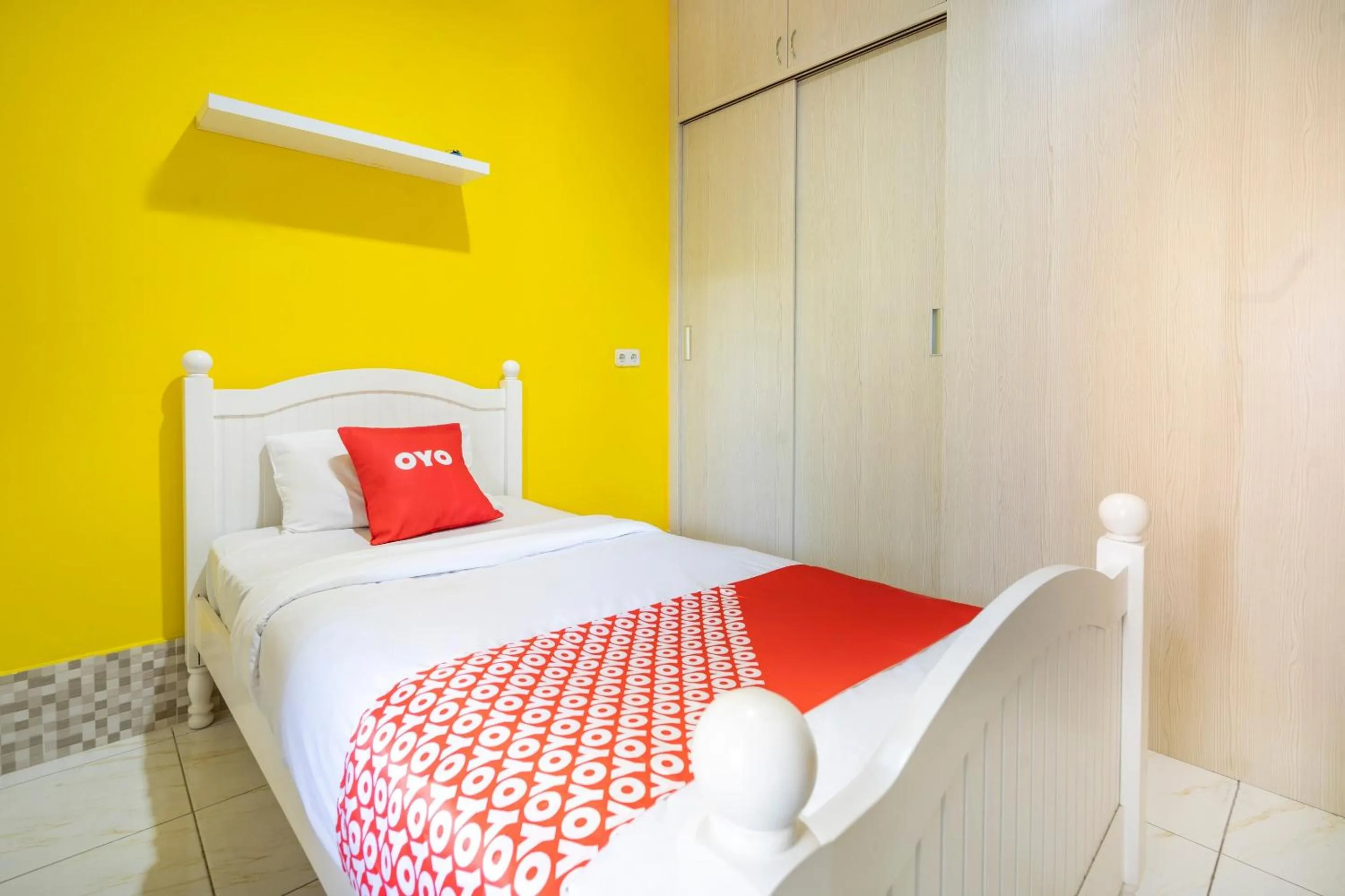 Bedroom in OYO 3782 Gunung Anyar
