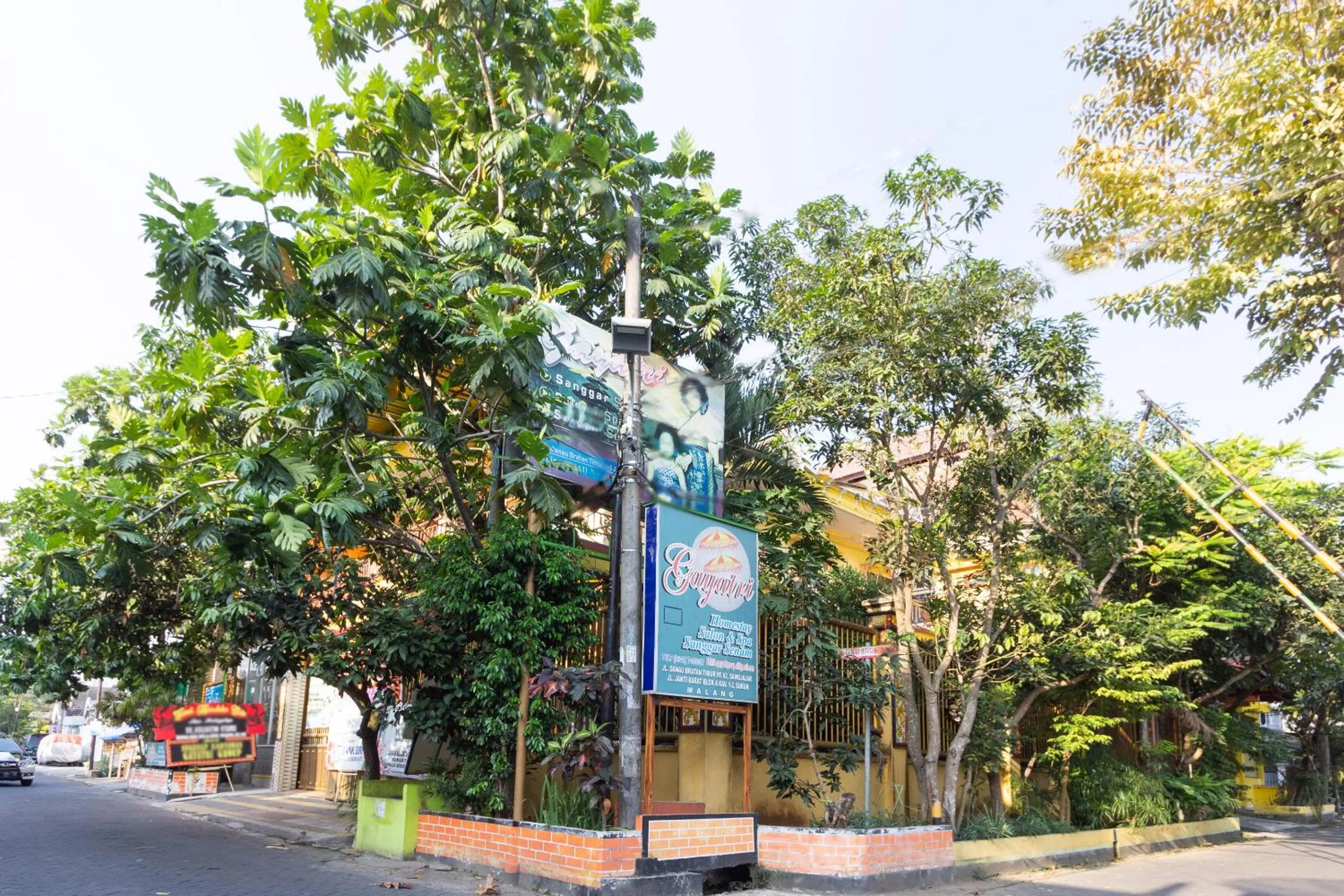 Property logo or sign in Homestay Gayatri Sawojajar near Univ Negeri Malang Kampus 2 Mitra RedDoorz