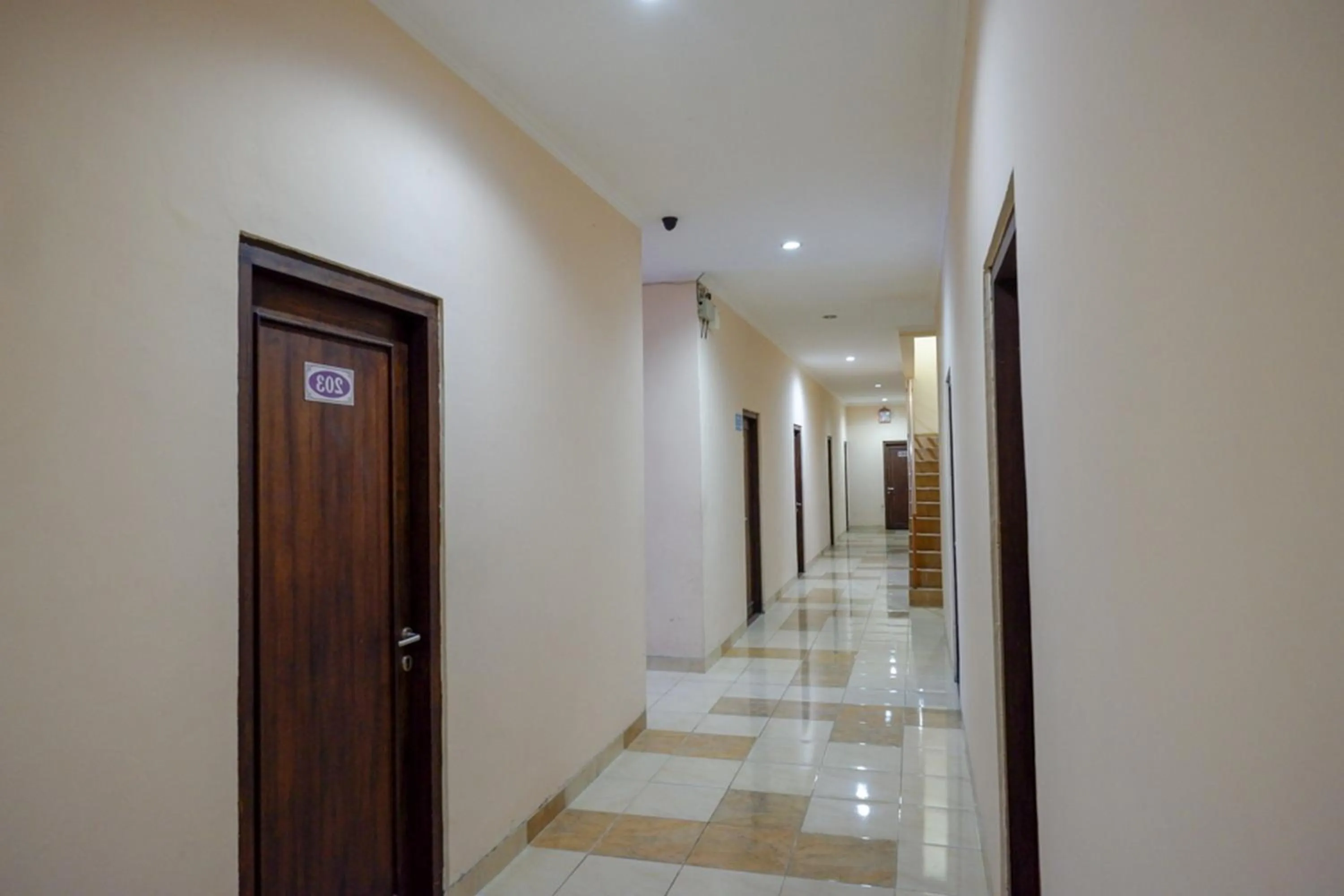 Facade/entrance in Pineapple Mansion Solo Mitra RedDoorz near RS JIH Solo