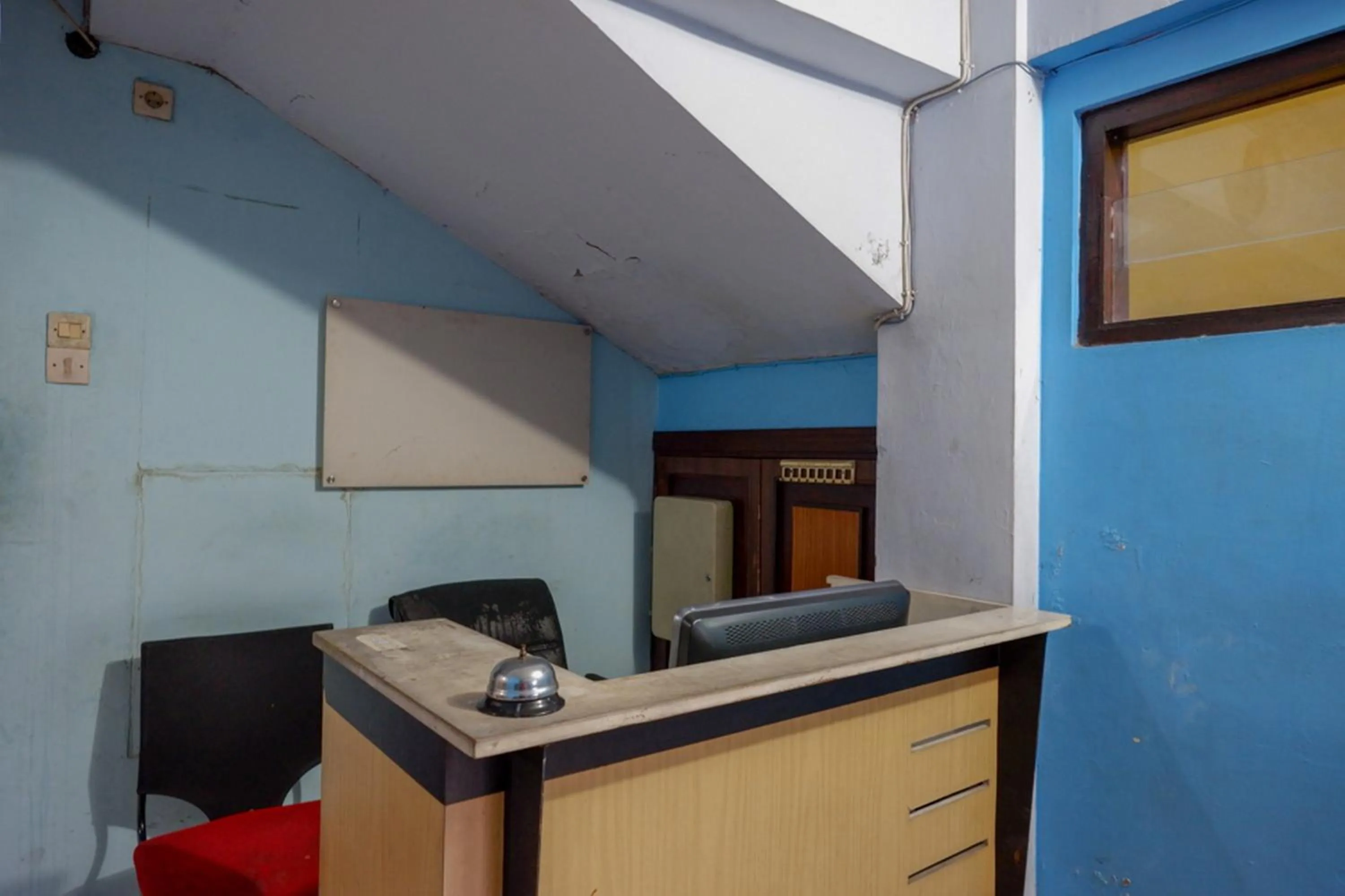 Lobby or reception in Pineapple Mansion Solo Mitra RedDoorz near RS JIH Solo