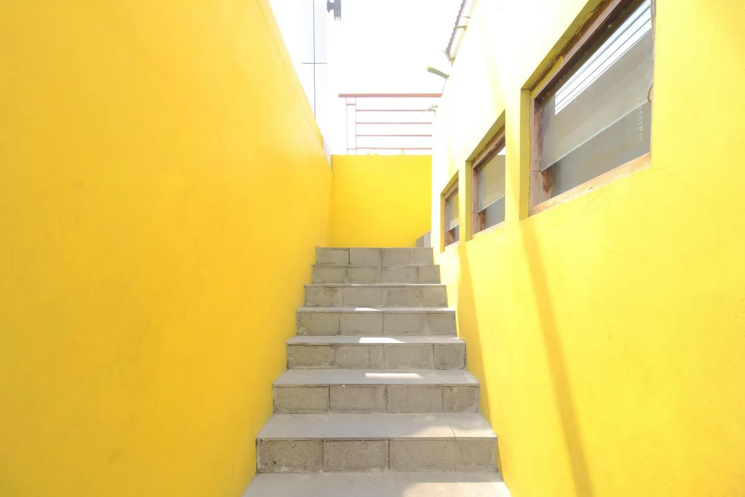 Property building in Pineapple Mansion Solo Mitra RedDoorz near RS JIH Solo