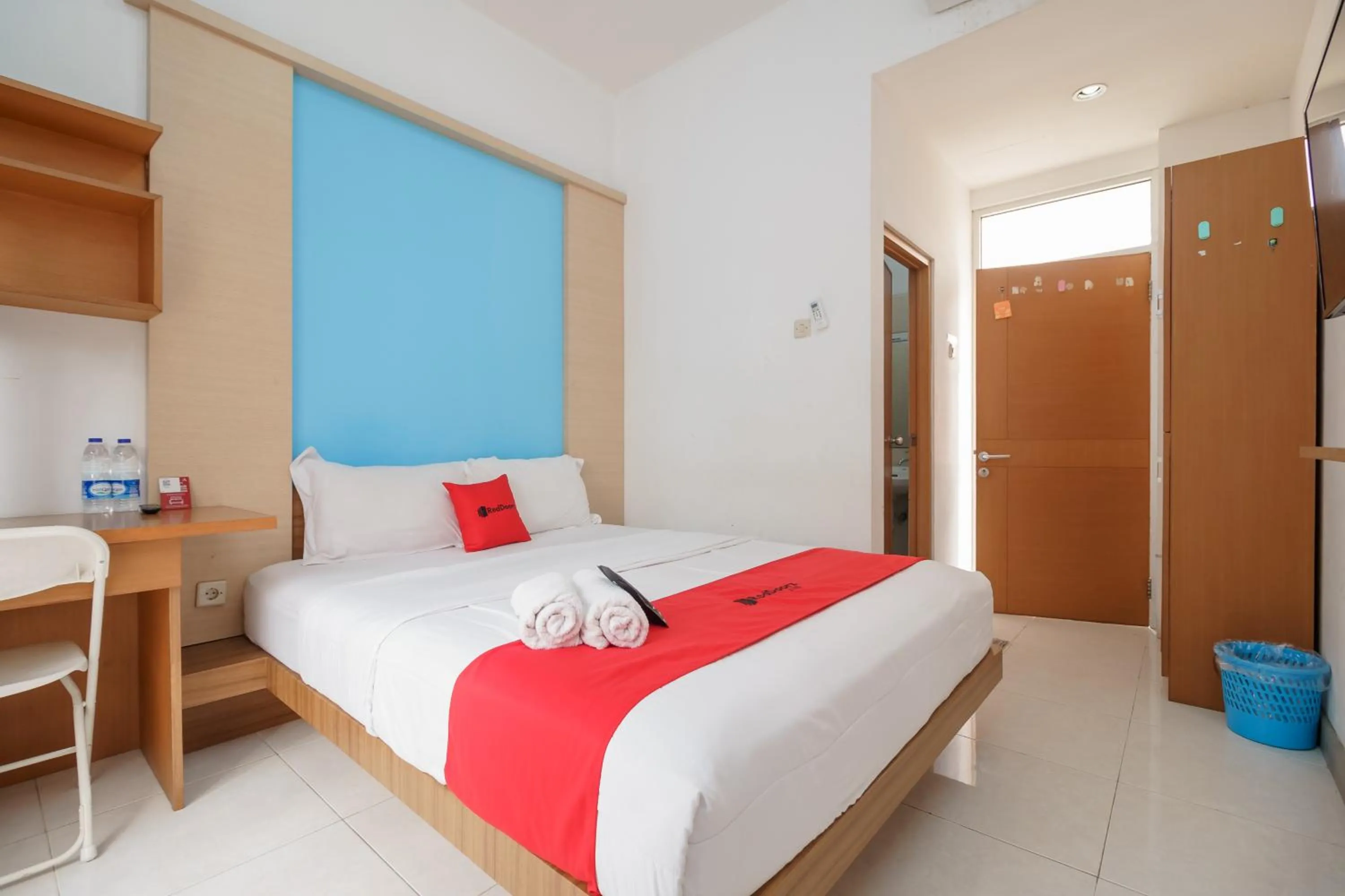 Bed in RedDoorz Syariah Plus @ Wisma Bougenville Karawaci
