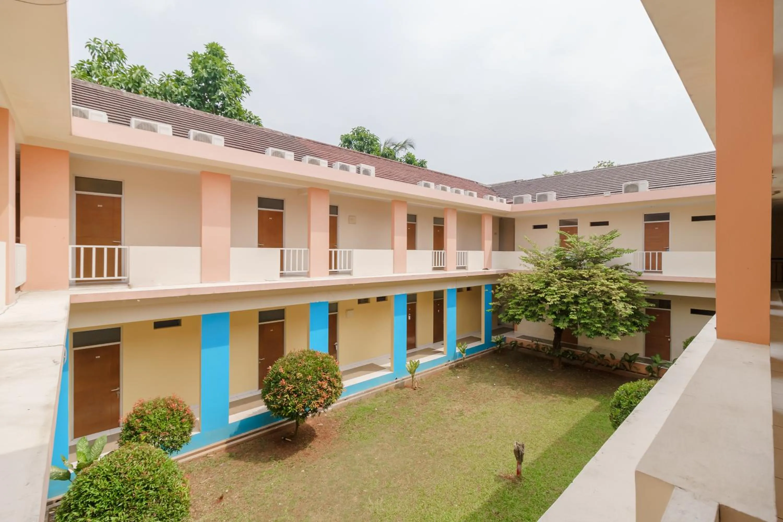 RedDoorz Syariah Plus @ Wisma Bougenville Karawaci