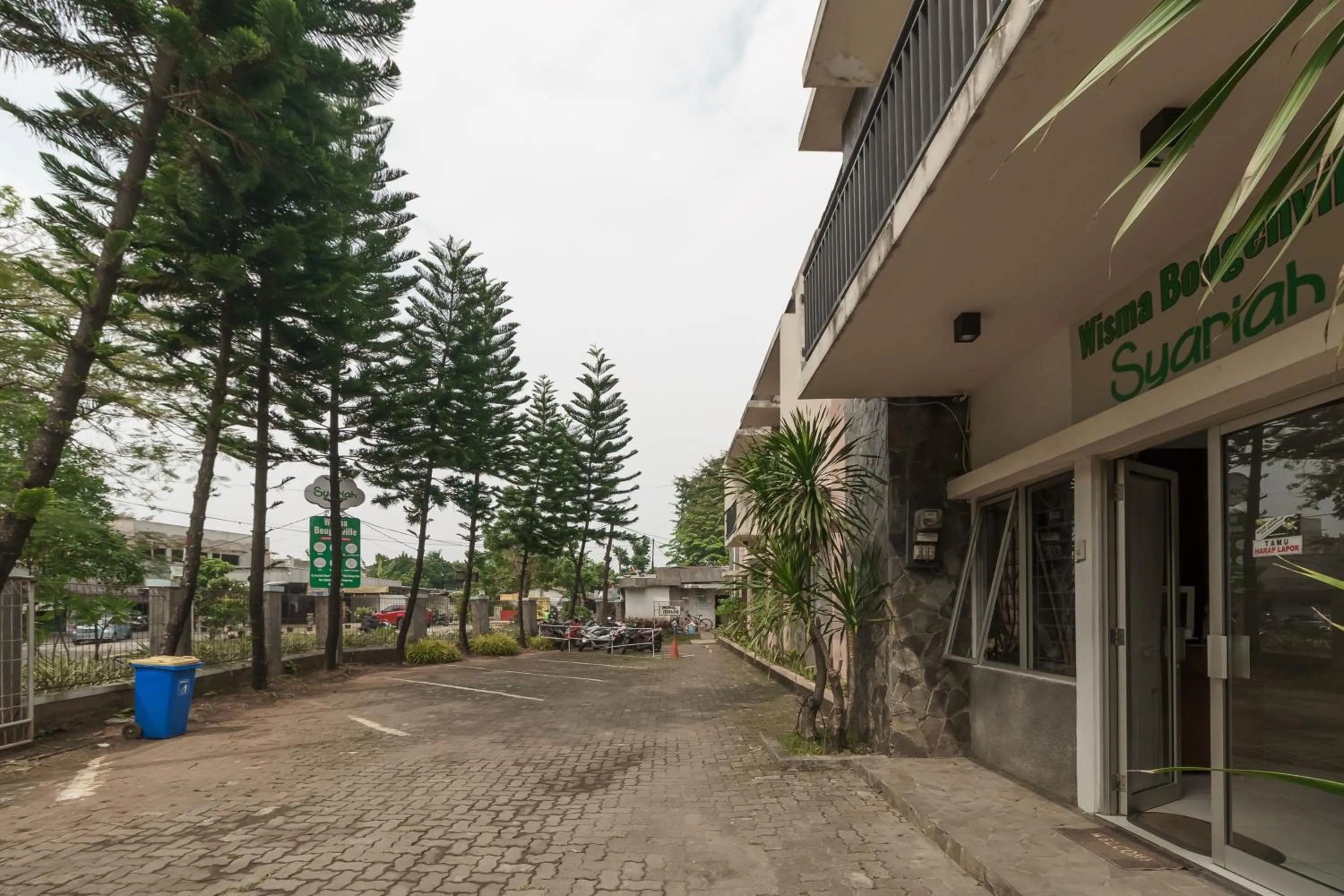 RedDoorz Syariah Plus @ Wisma Bougenville Karawaci