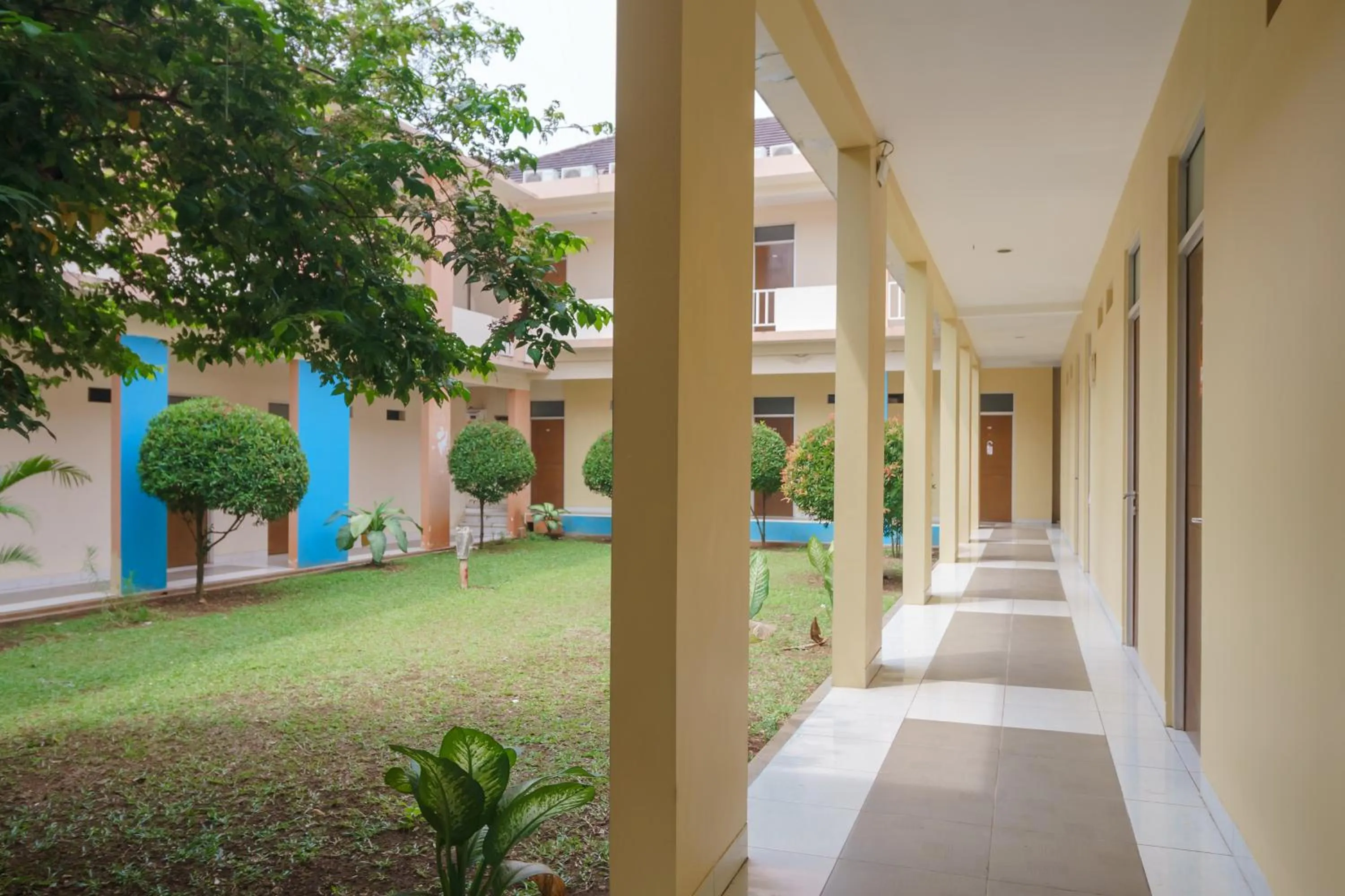 RedDoorz Syariah Plus @ Wisma Bougenville Karawaci