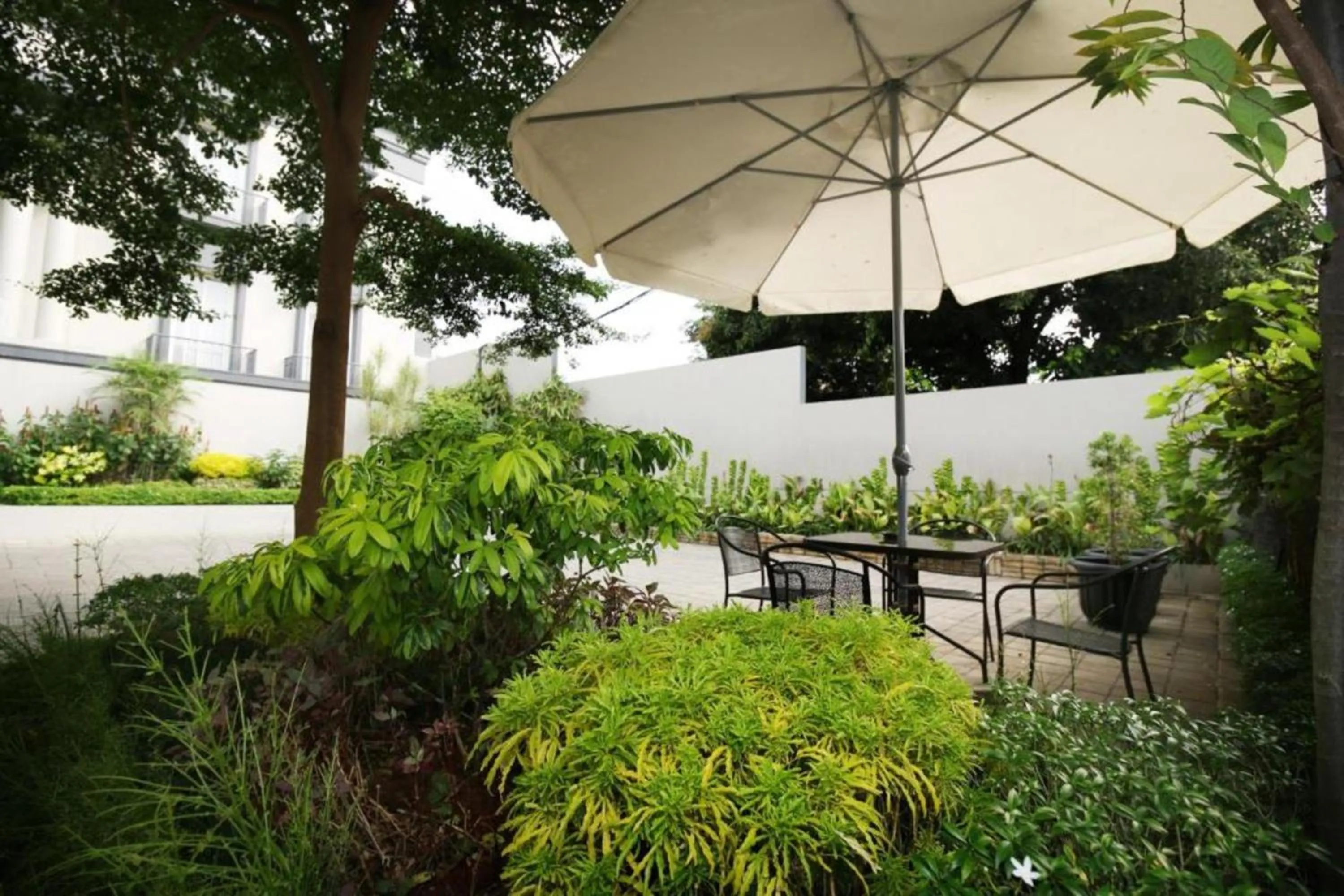 Property building in Home 899 Patal Senayan