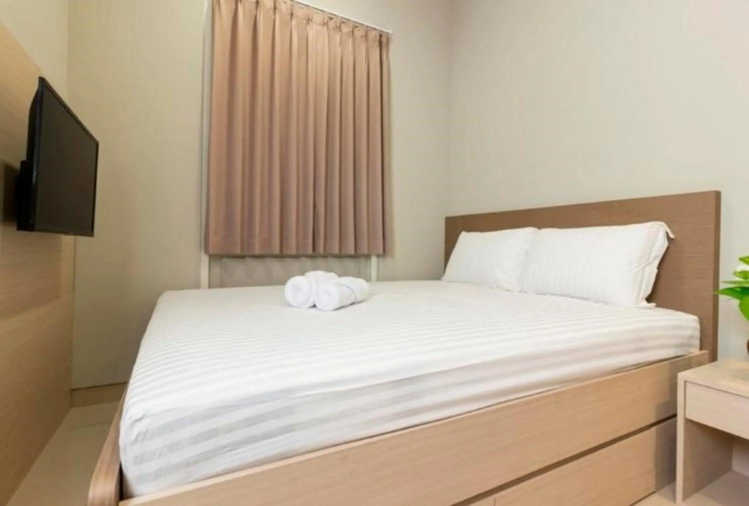 Standard King Room in Home 899 Patal Senayan Standard King Room in Home 899 Patal Senayan