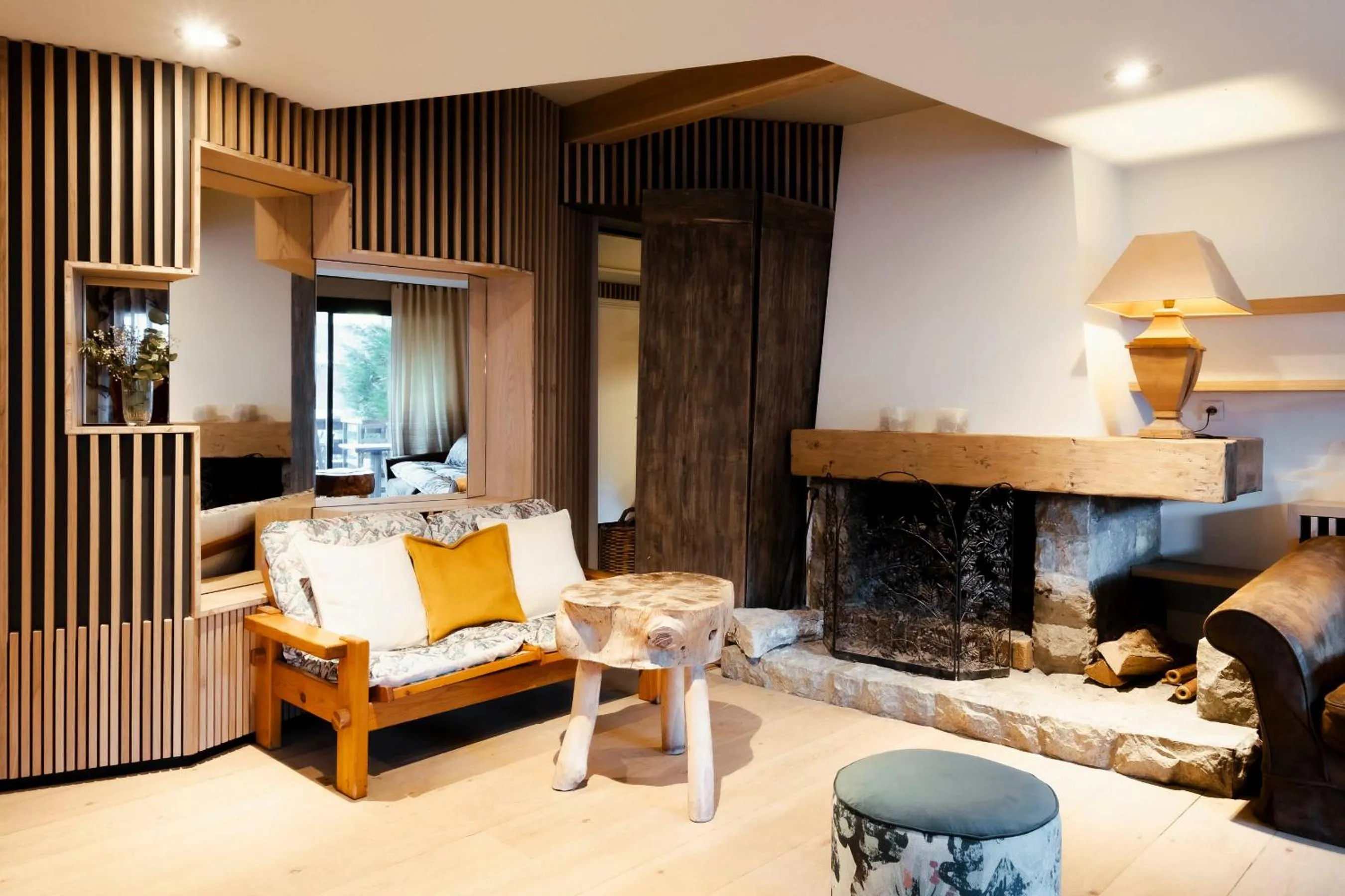 Lounge or bar, Bed in Best Western Chalet les Saytels