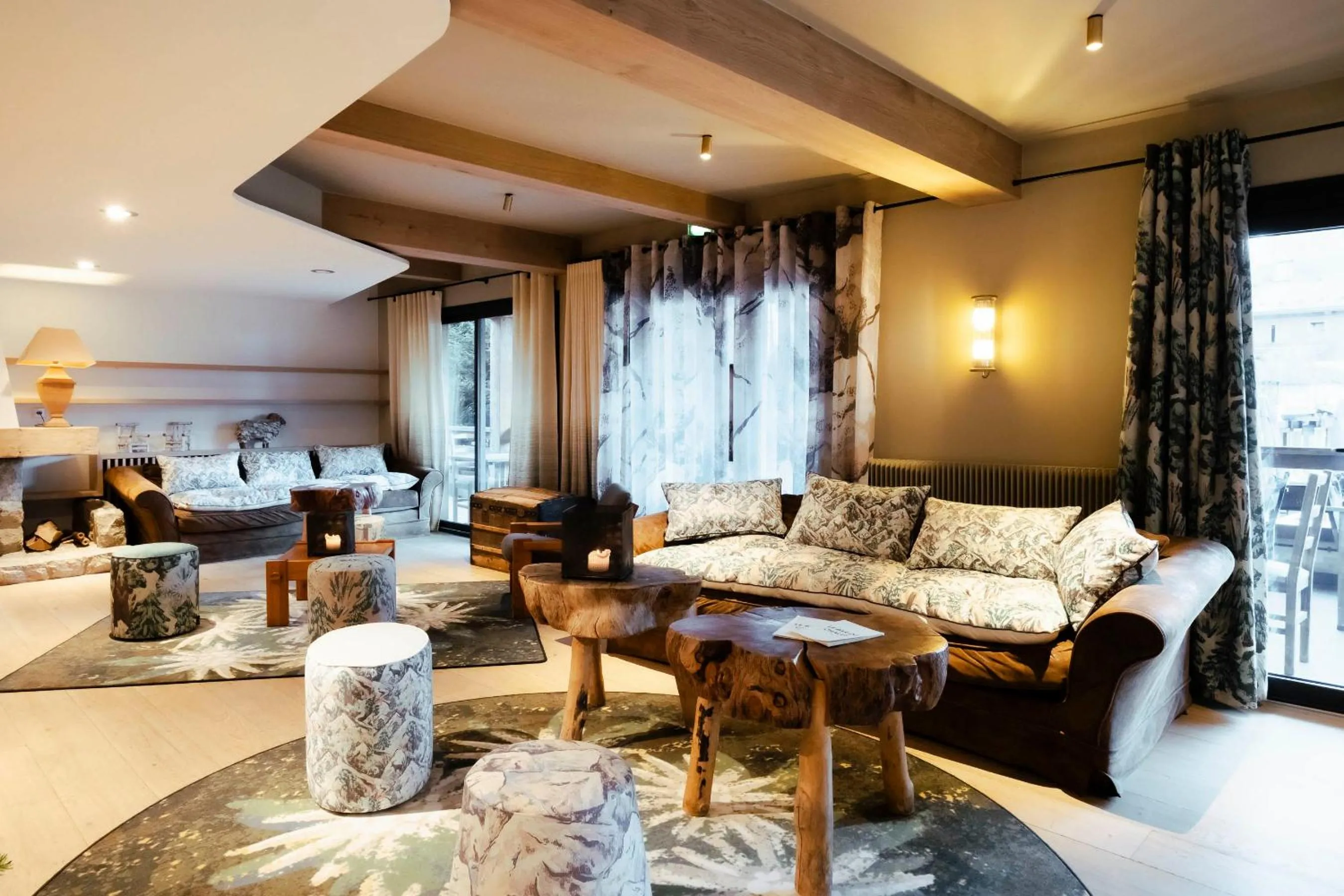 Lounge or bar in Best Western Chalet les Saytels