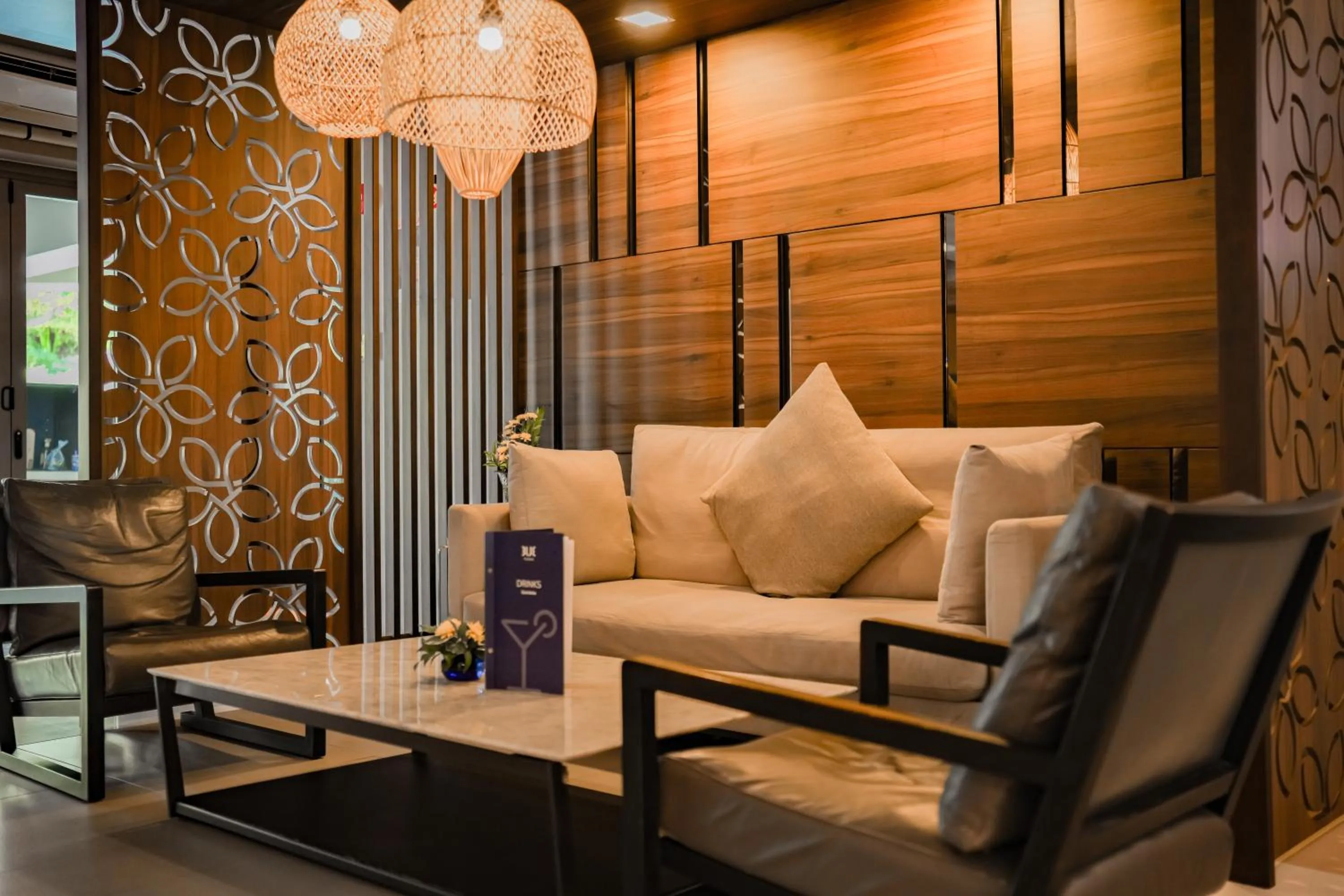 Lounge or bar in SENTIDO Khao Lak