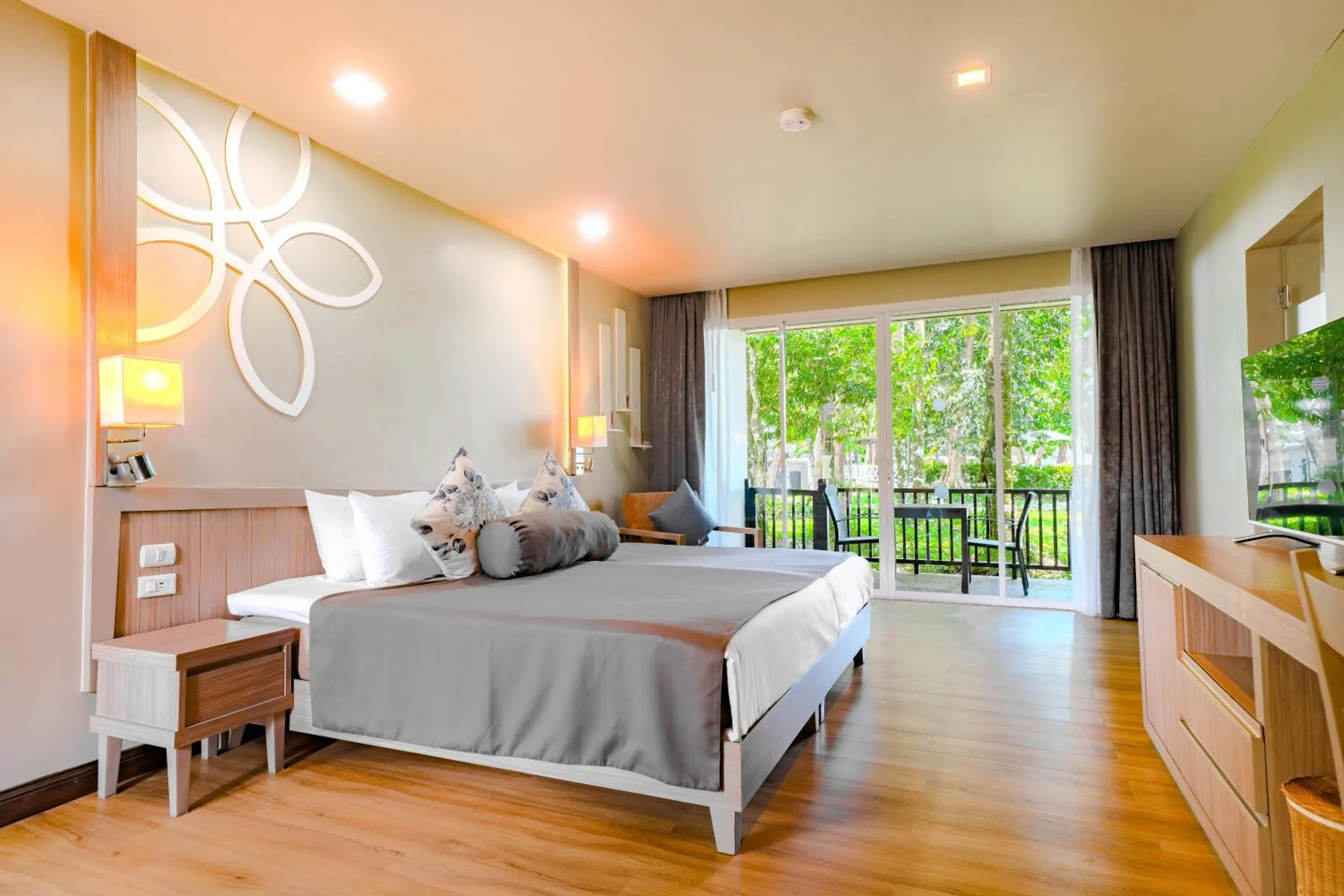 Bedroom, Bed in SENTIDO Khao Lak