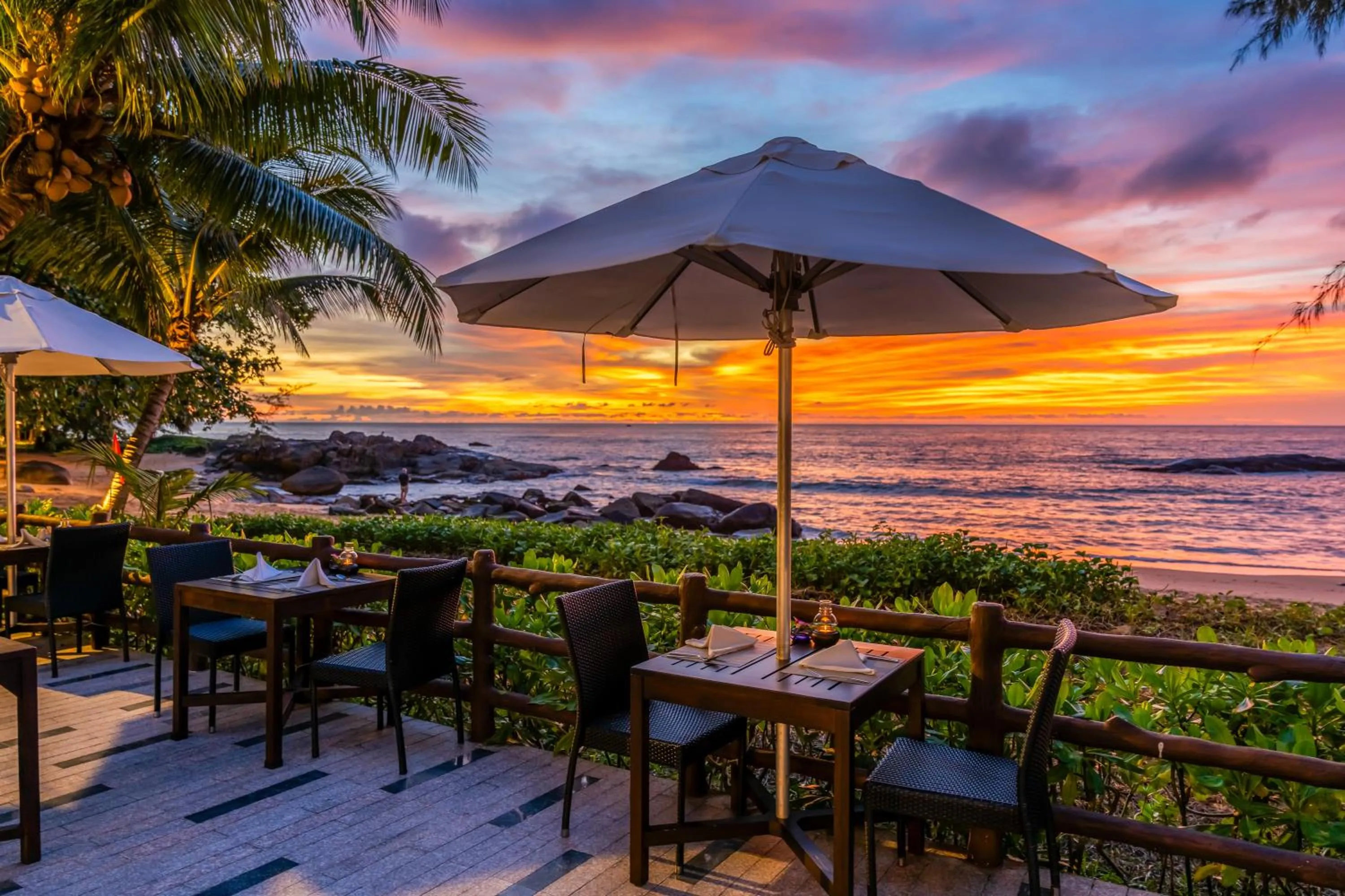 Restaurant/places to eat in SENTIDO Khao Lak