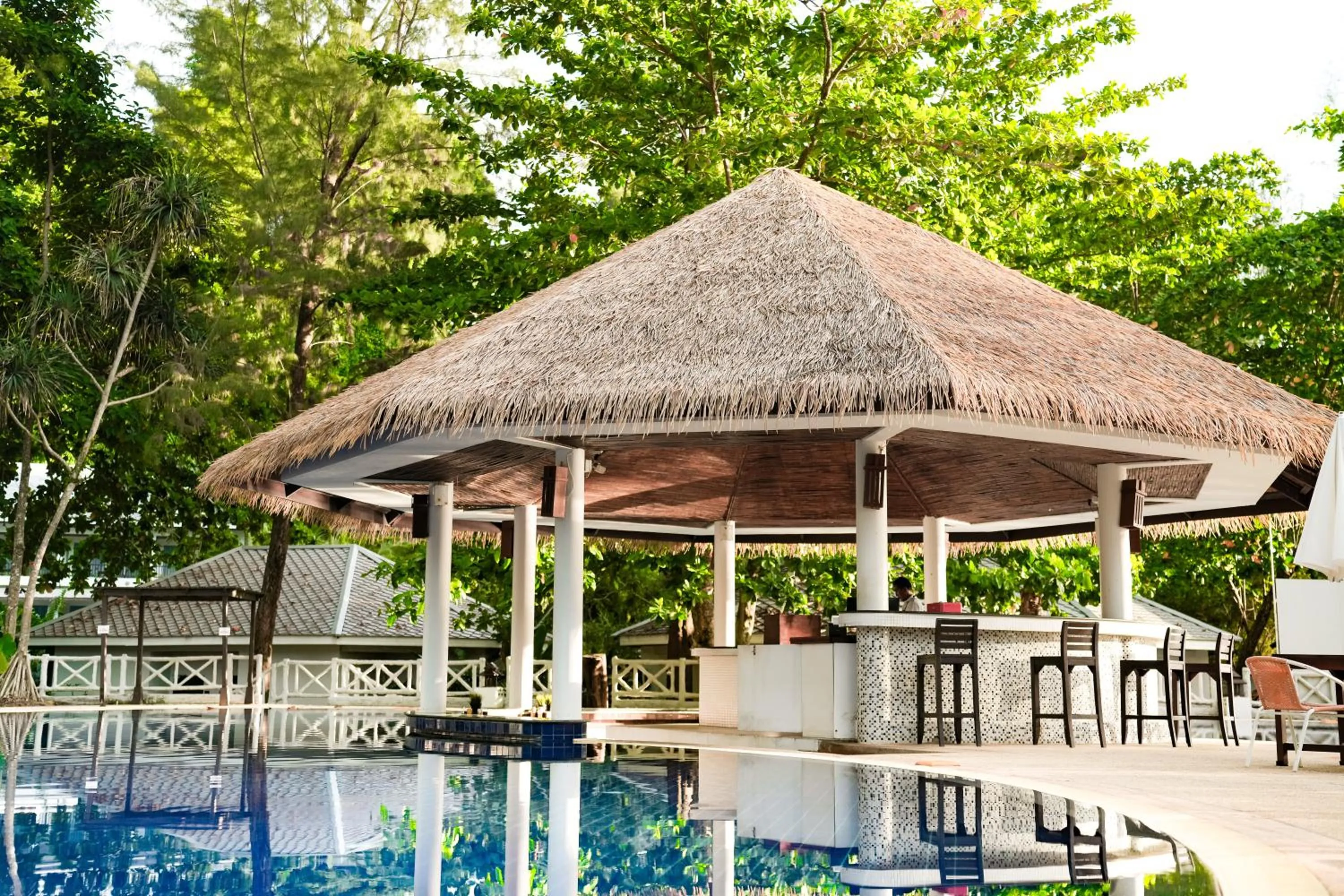 Lounge or bar in SENTIDO Khao Lak