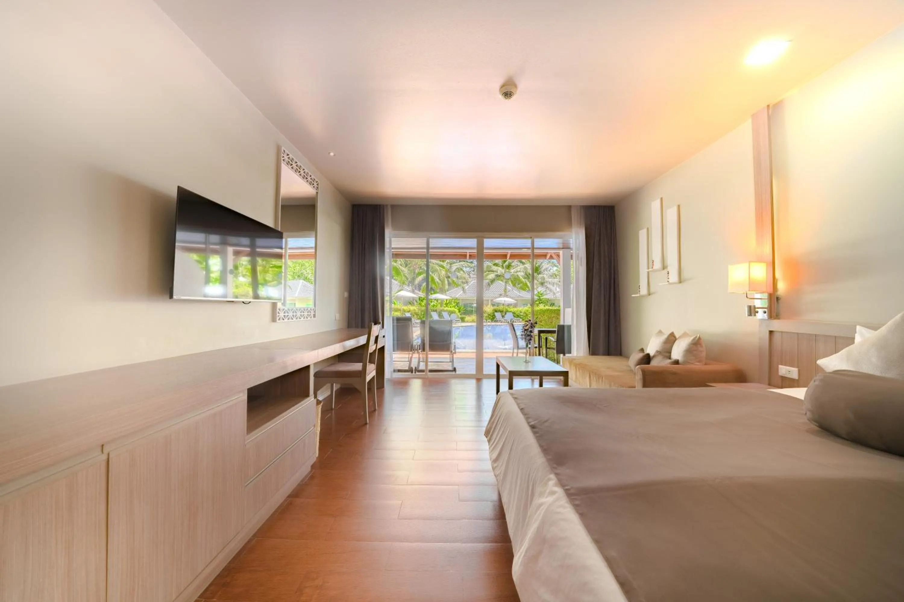 Bedroom, Bed in SENTIDO Khao Lak