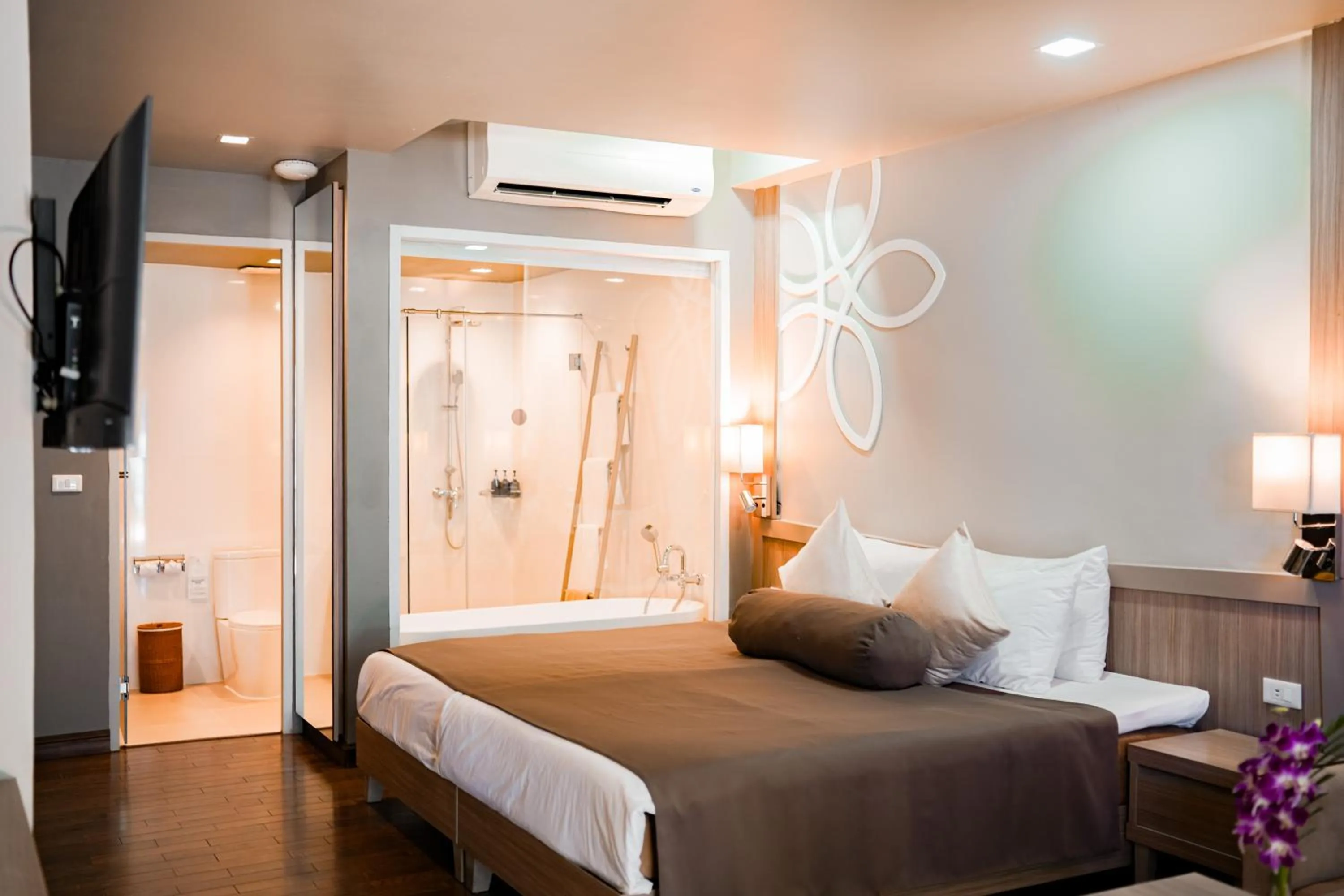 Bedroom, Bed in SENTIDO Khao Lak