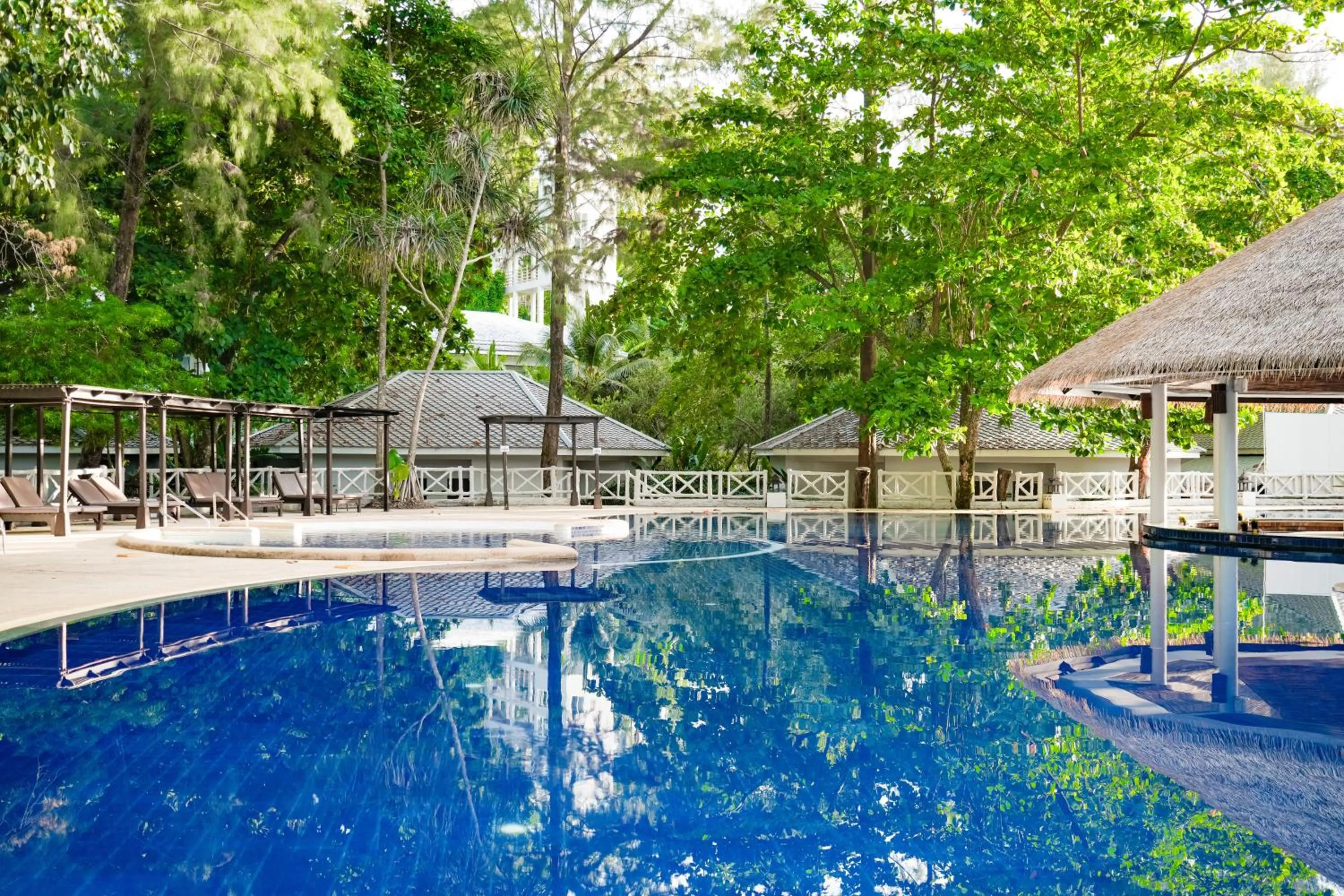 Lounge or bar in SENTIDO Khao Lak