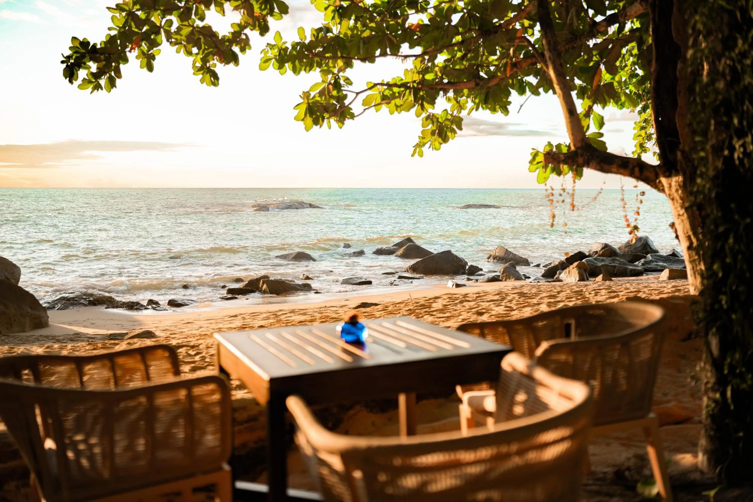 Lounge or bar in SENTIDO Khao Lak