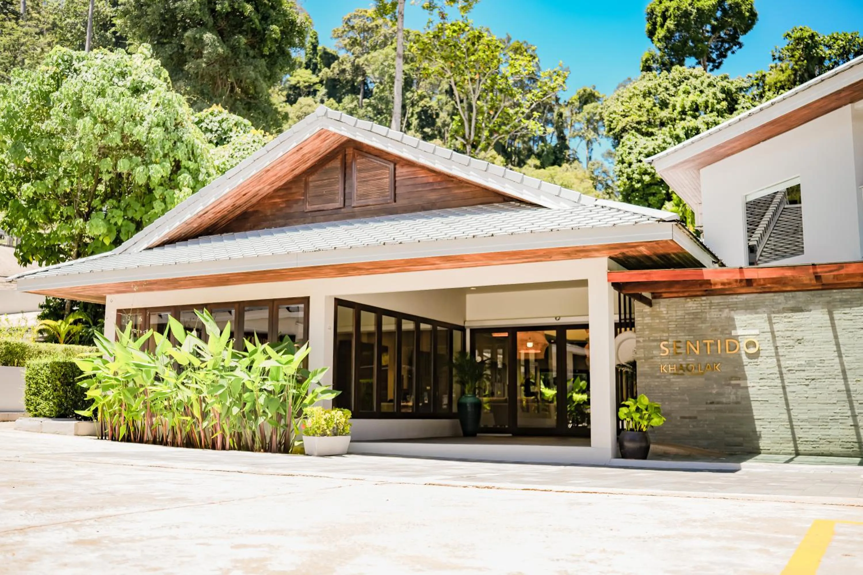 Property building in SENTIDO Khao Lak